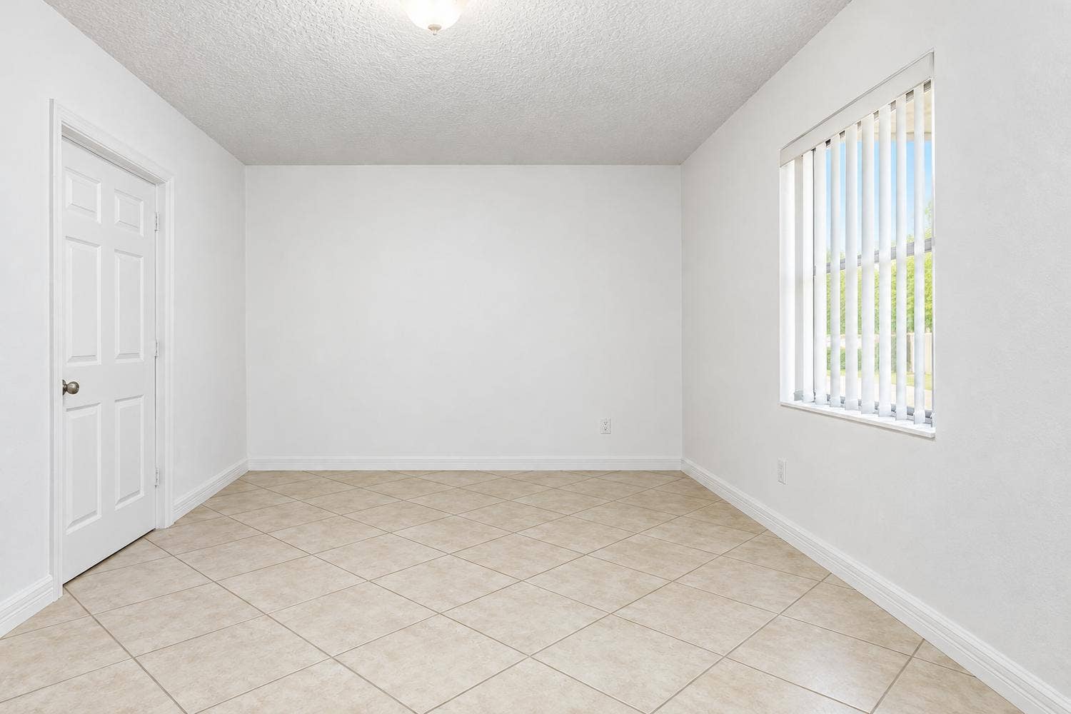 16873 62ND Road N, The Acreage, FL 33470 015-056-Bonusroom-1500x1000