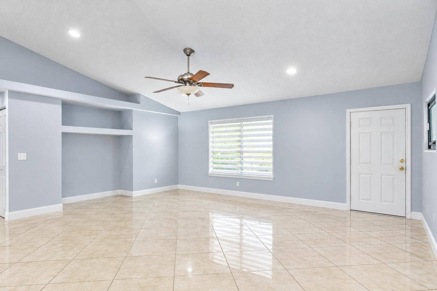 16873 62ND Road N, The Acreage, FL 33470 005-060-Livingroom1-1500x1000