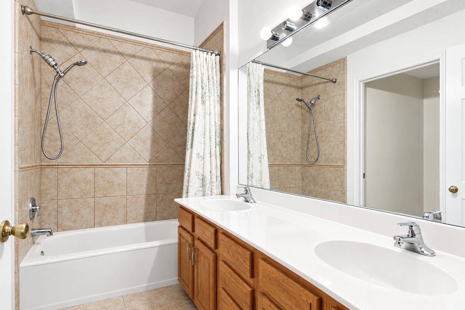 16873 62ND Road N, The Acreage, FL 33470 017-062-Masterbath-1500x1000