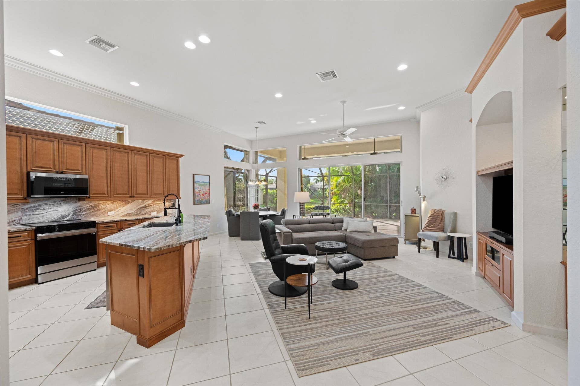 4017 Manchester Lake Drive, Lake Worth, FL 33449 Great Room