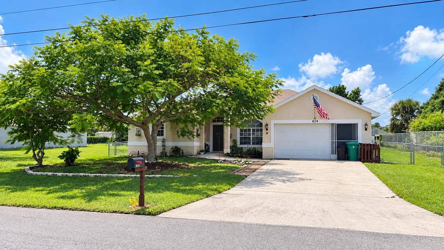 Property photo for 824 SW Java Avenue, Port St Lucie, FL