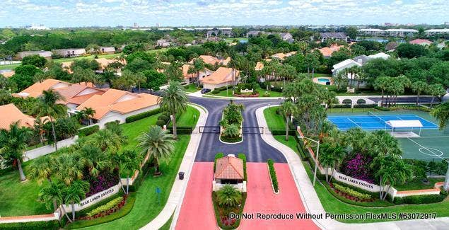 2624 Mohawk Circle, West Palm Beach, FL 33409 Villas of Bear Lakes Estates