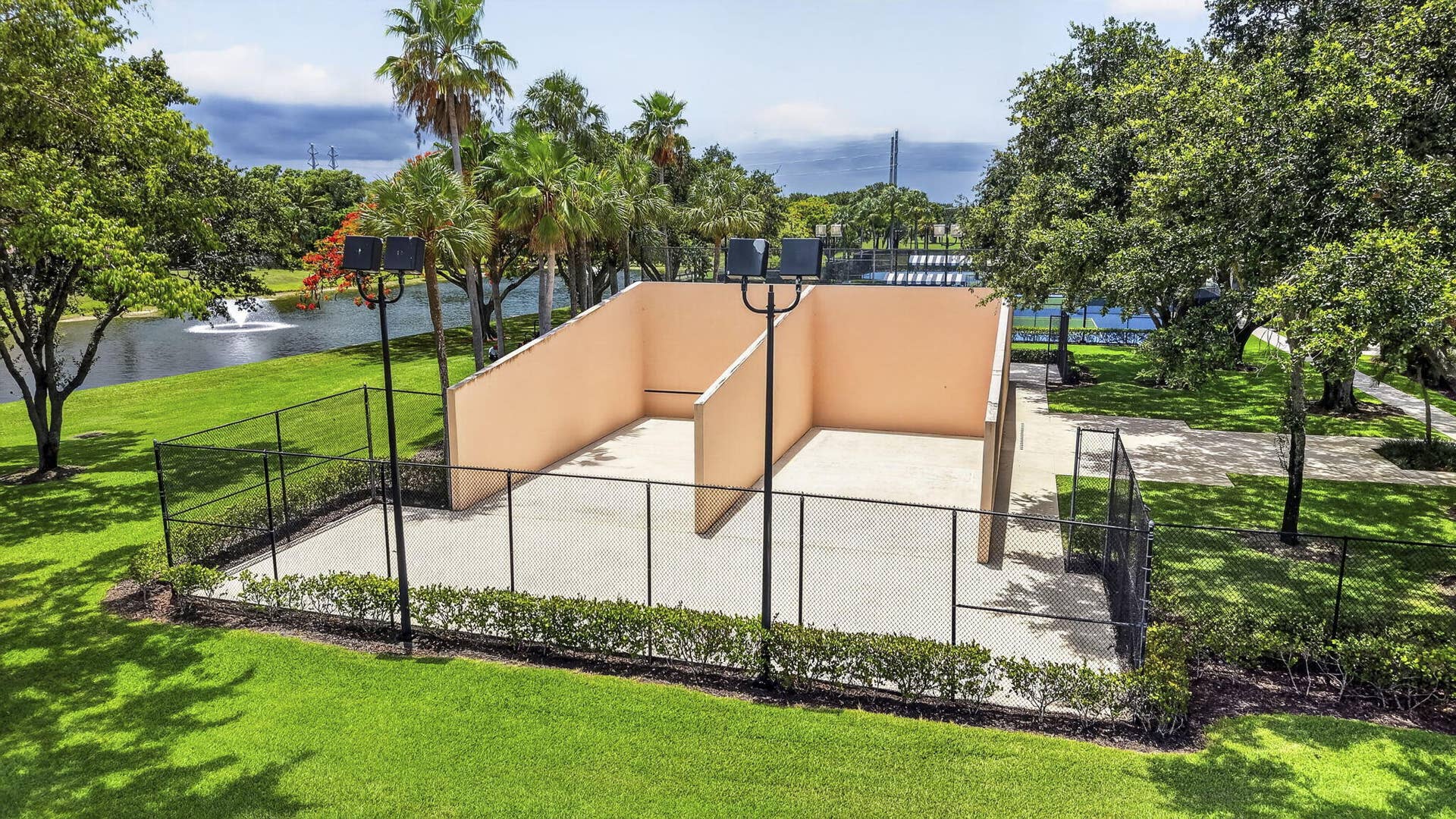2624 Mohawk Circle, West Palm Beach, FL 33409 Perini Park