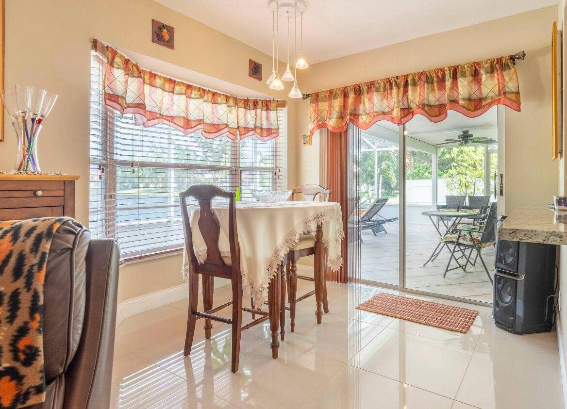 10256 BOCA SPRINGS Drive, Boca Raton, FL 33428 IMG_3437