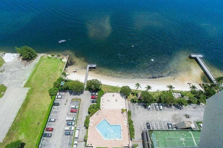 5600 N FLAGLER Drive, #PH108, West Palm Beach, FL 33407 22