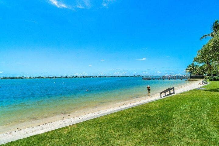 5600 N FLAGLER Drive, #PH108, West Palm Beach, FL 33407 23
