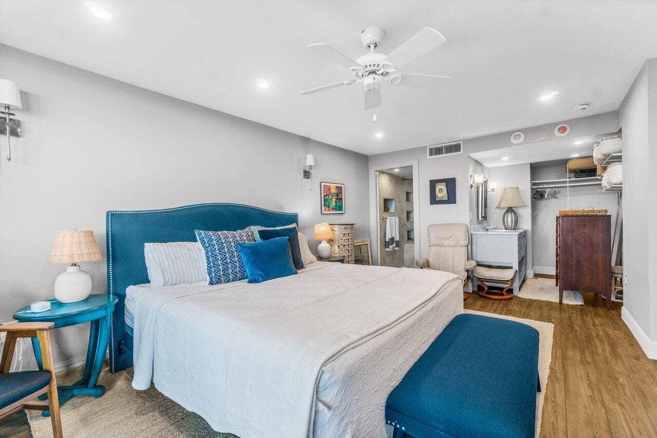 5600 N FLAGLER Drive, #PH108, West Palm Beach, FL 33407 NEW 017-5600NorthFlaglerDrive-WestPalmBe