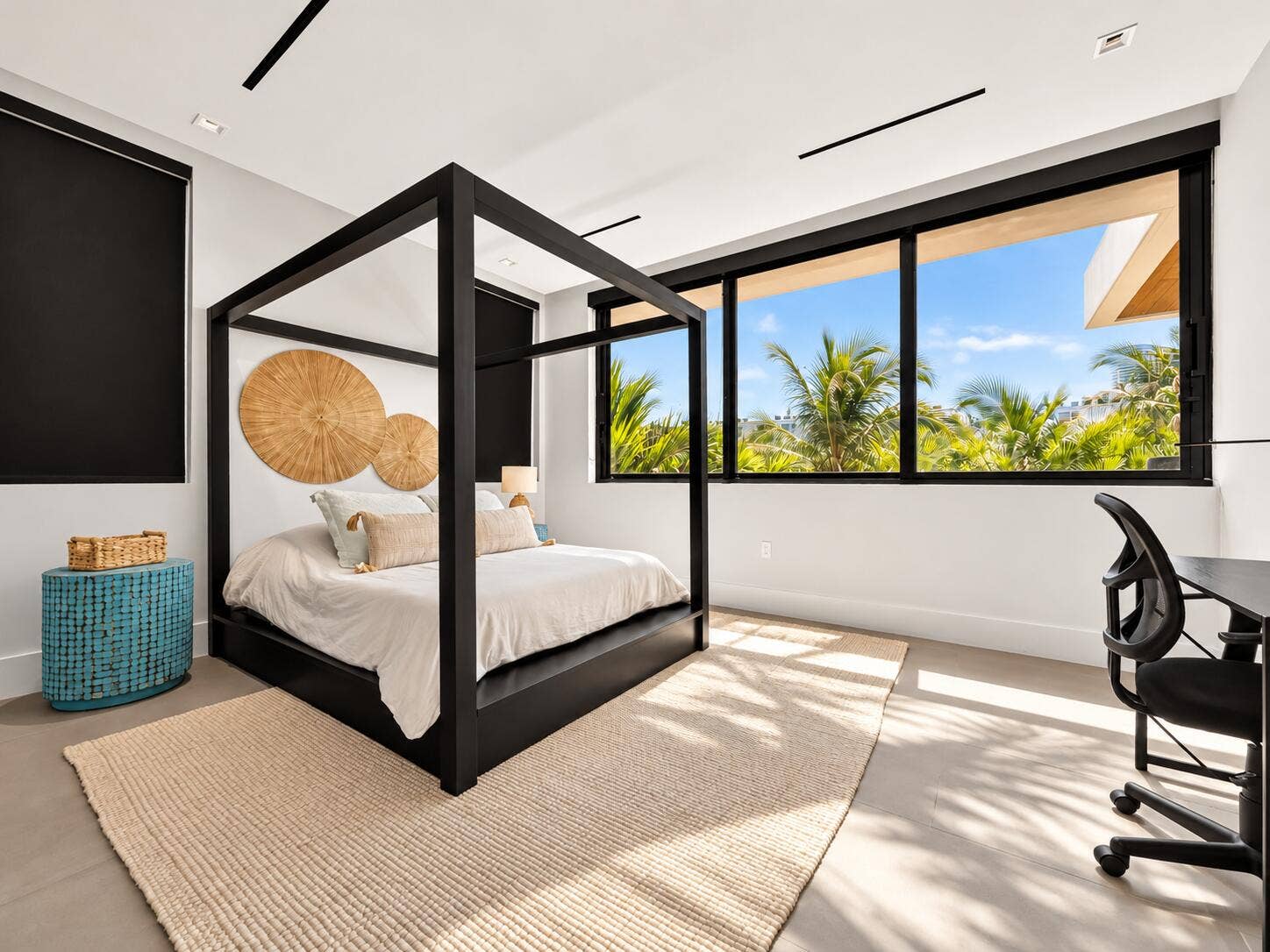 1736 SE 14TH Street, Fort Lauderdale, Fort Lauderdale, FL 33316 2nd Floor South facing Waterview Bedroom Ensuite w/ Queen Bed