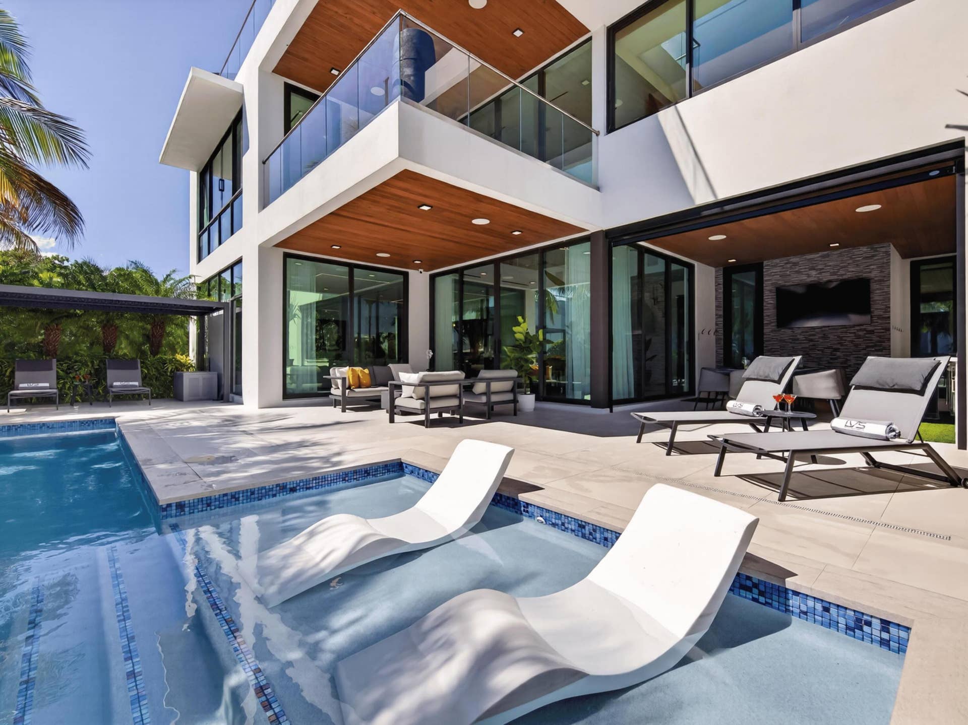 1736 SE 14TH Street, Fort Lauderdale, Fort Lauderdale, FL 33316 93