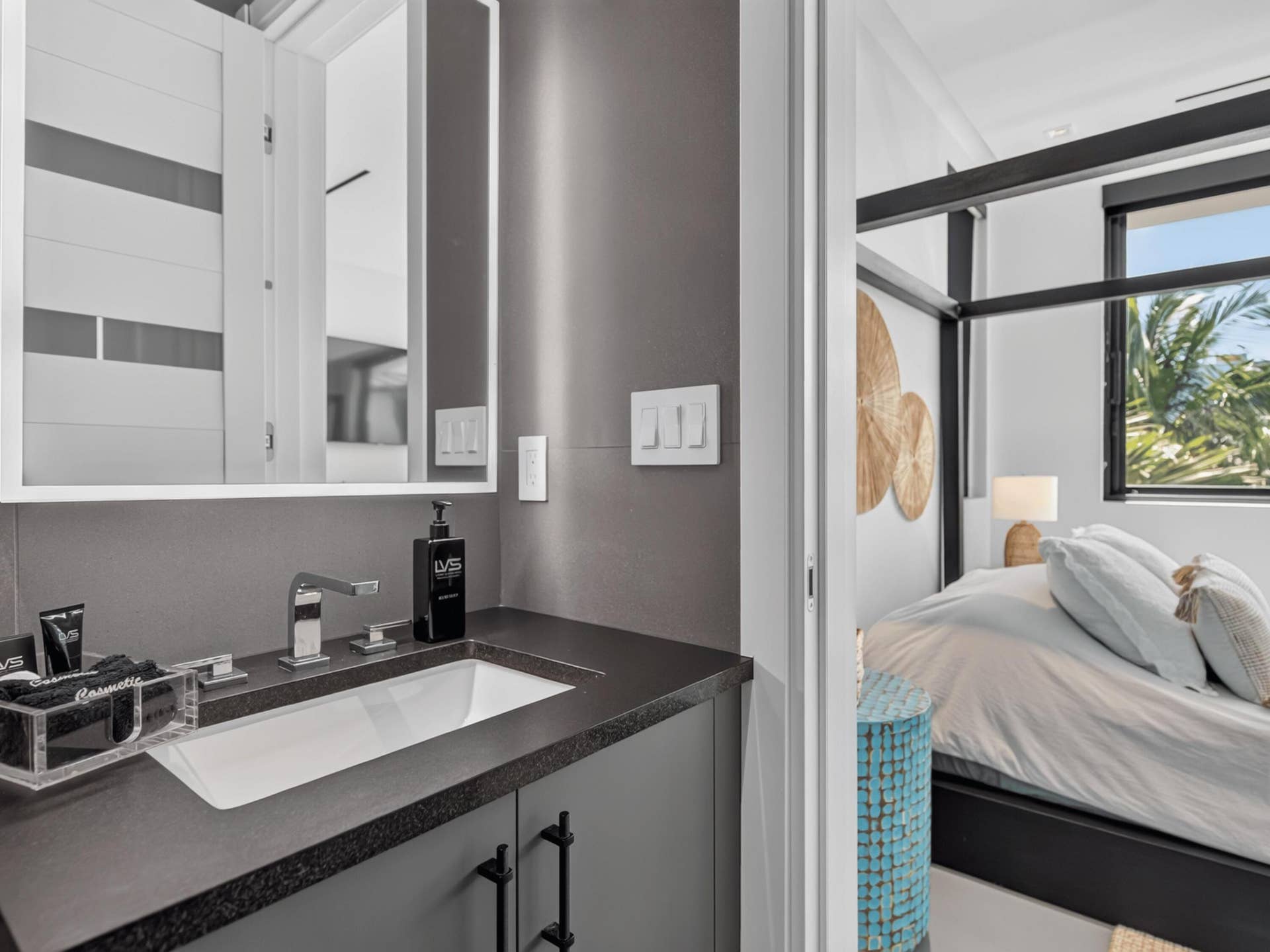 1736 SE 14TH Street, Fort Lauderdale, Fort Lauderdale, FL 33316 En Suite Bathroom to South Facing Queen Bedroom