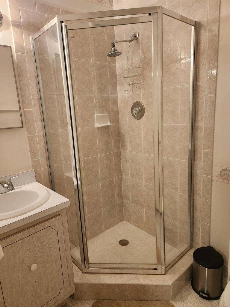 2920 SW 15TH Street, #202, Delray Beach, FL 33445 Second Bath