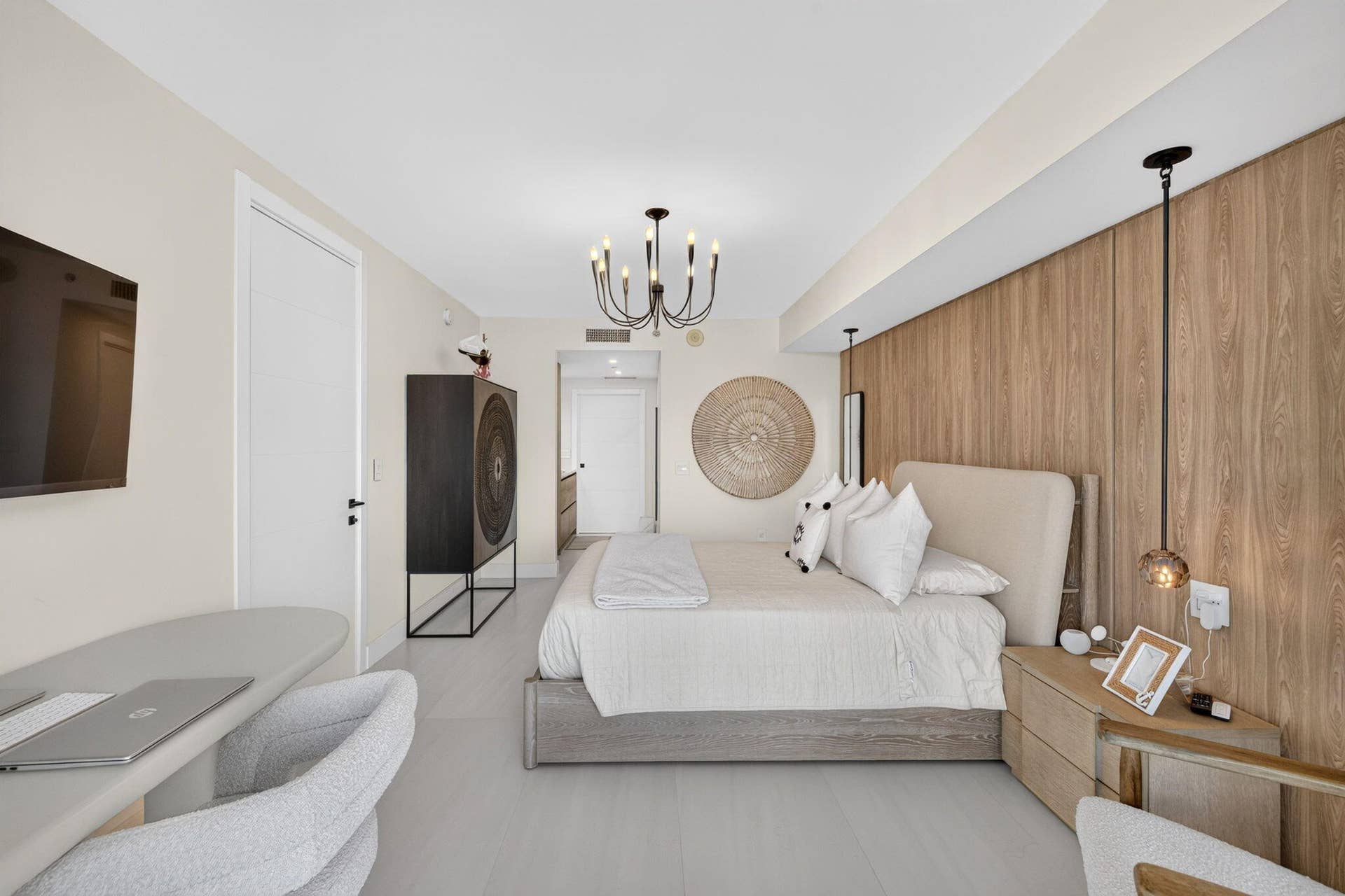 1800 S Ocean Drive, #806, Hallandale Beach, FL 33009 Barbuzzi 32web-or-mls-699A4940