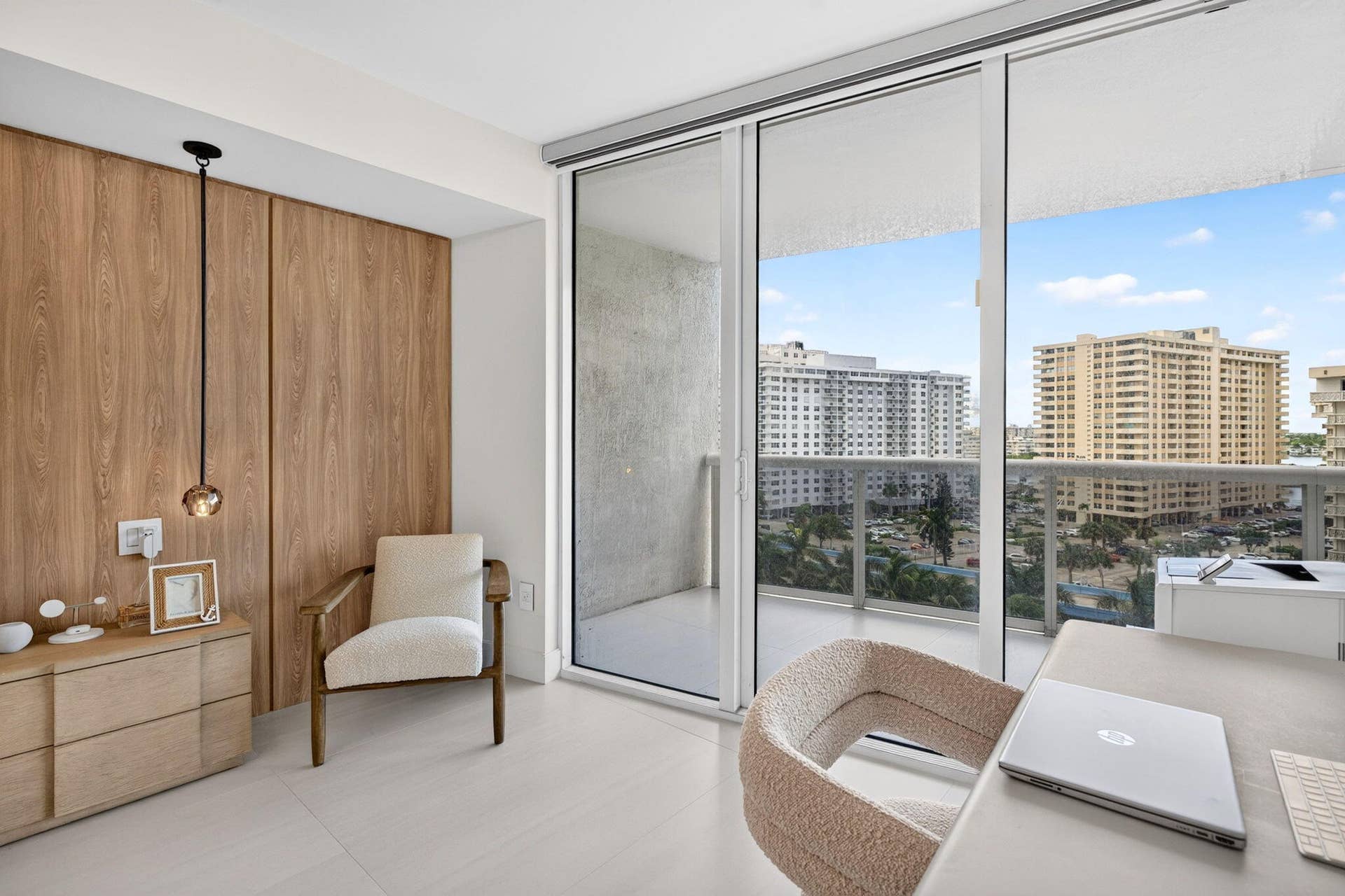 1800 S Ocean Drive, #806, Hallandale Beach, FL 33009 Barbuzzi 37 -web-or-mls-699A5020
