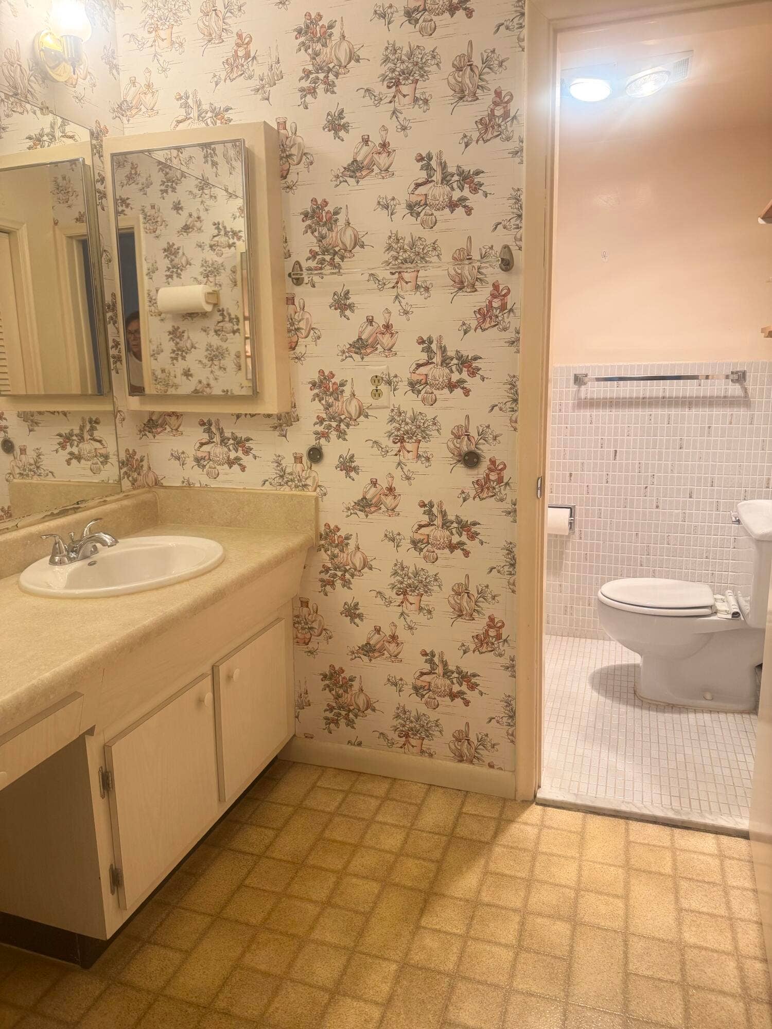 2381 SUNSET Avenue, #117, Lake Worth Beach, FL 33461 BATH TWO