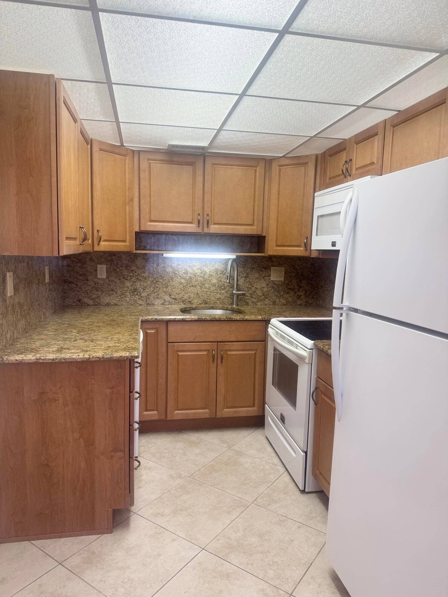 2381 SUNSET Avenue, #117, Lake Worth Beach, FL 33461 IMG_3144