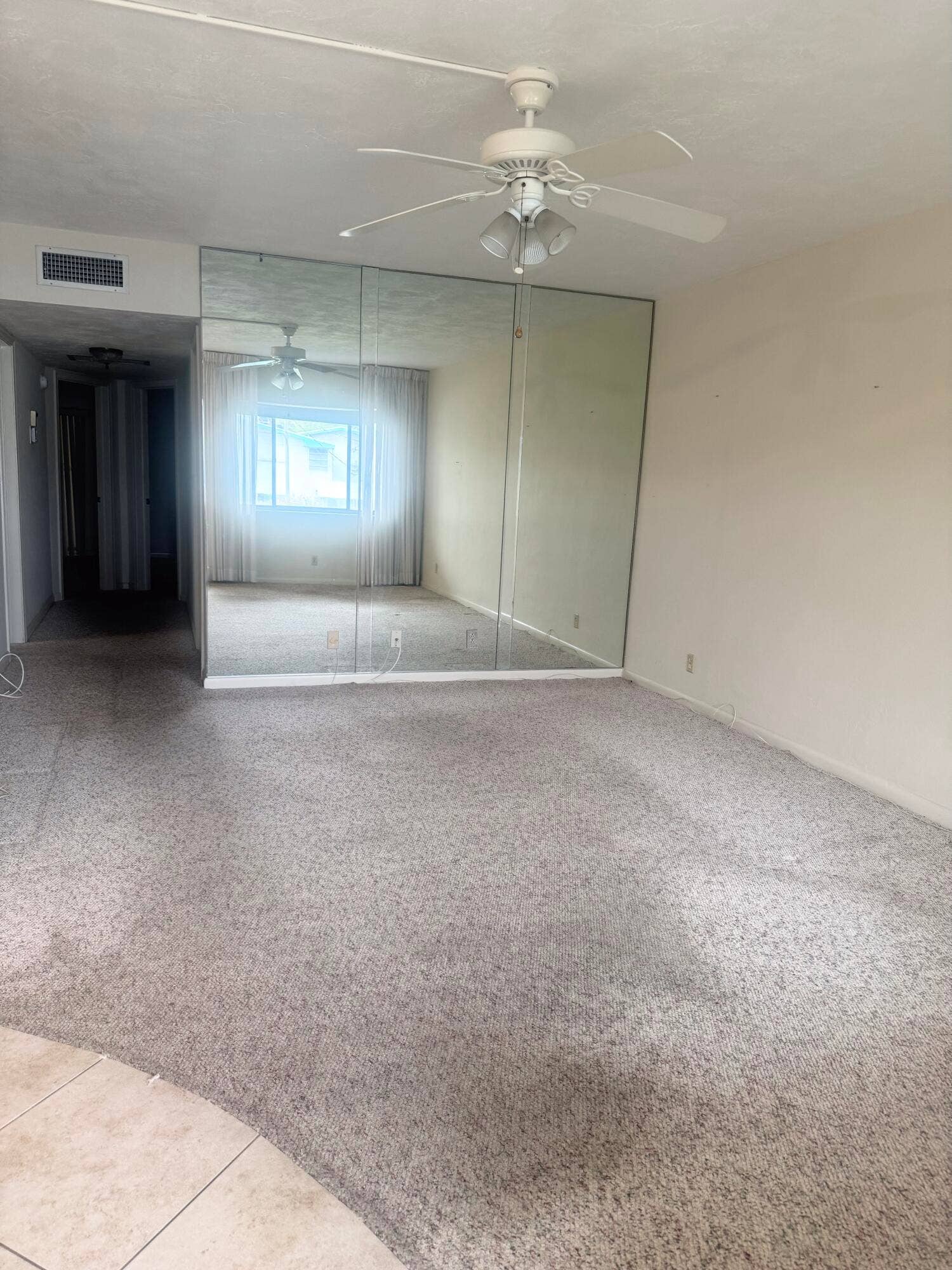 2381 SUNSET Avenue, #117, Lake Worth Beach, FL 33461 LIVING ROOM