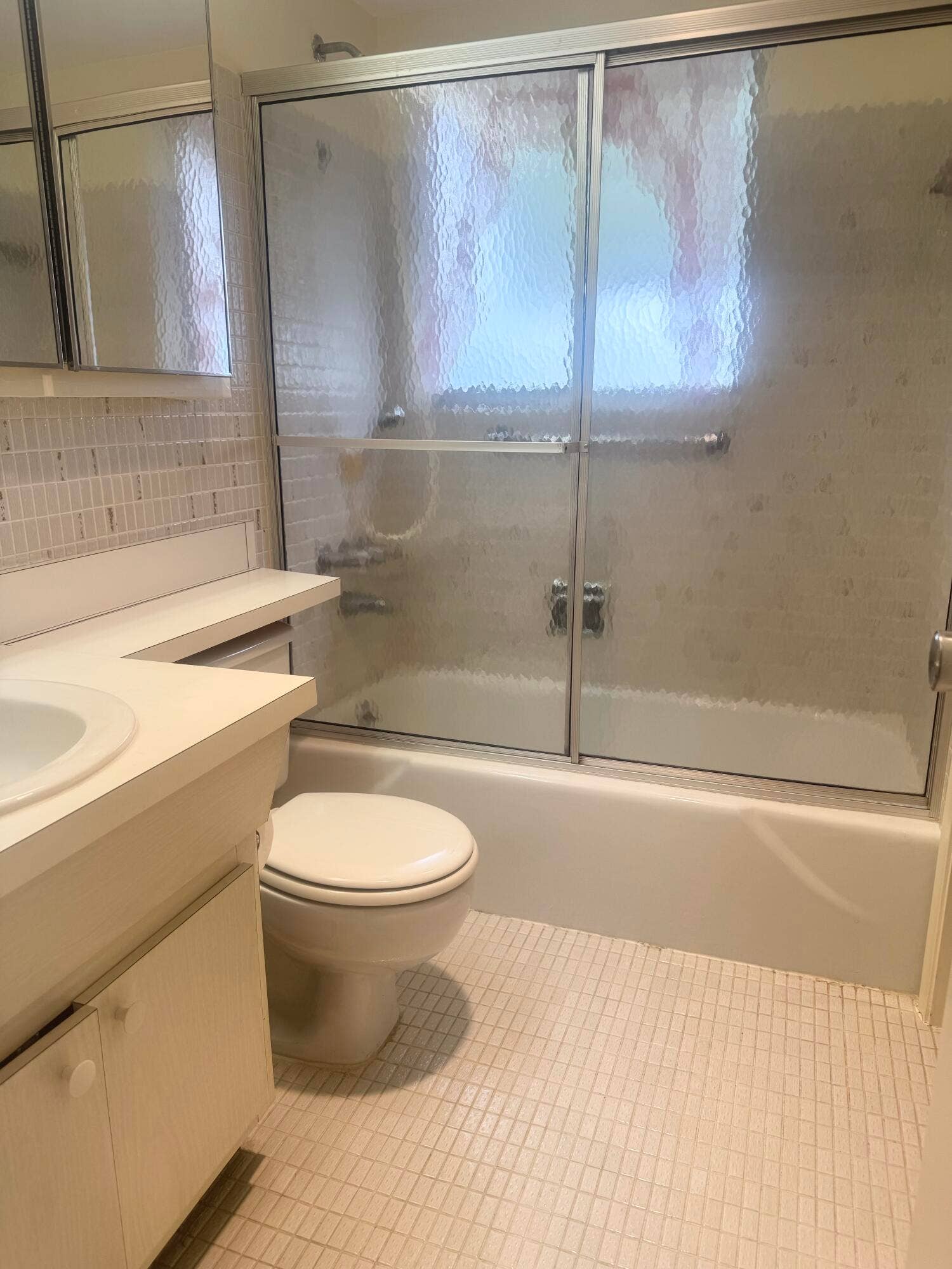 2381 SUNSET Avenue, #117, Lake Worth Beach, FL 33461 BATH ONE