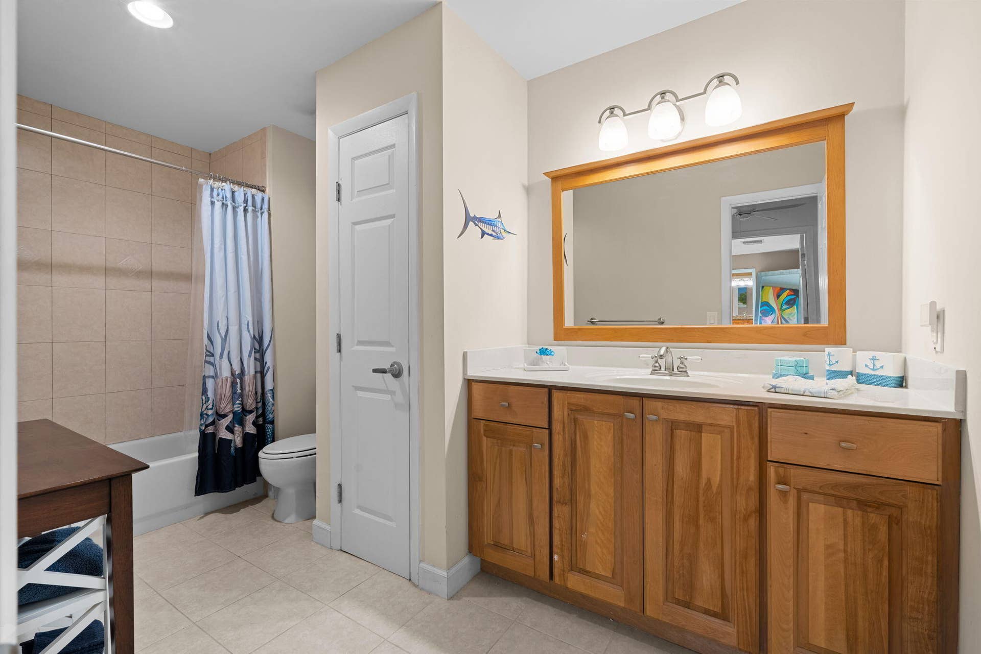 1420 Ocean Way, #29A, Jupiter, FL 33477 Guest Bathroom