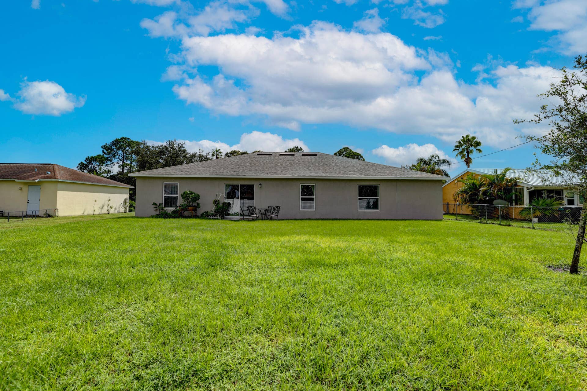 917 SE CARAVAN Avenue, Port St Lucie, FL 34983 31_632a8217_18_19_20_21