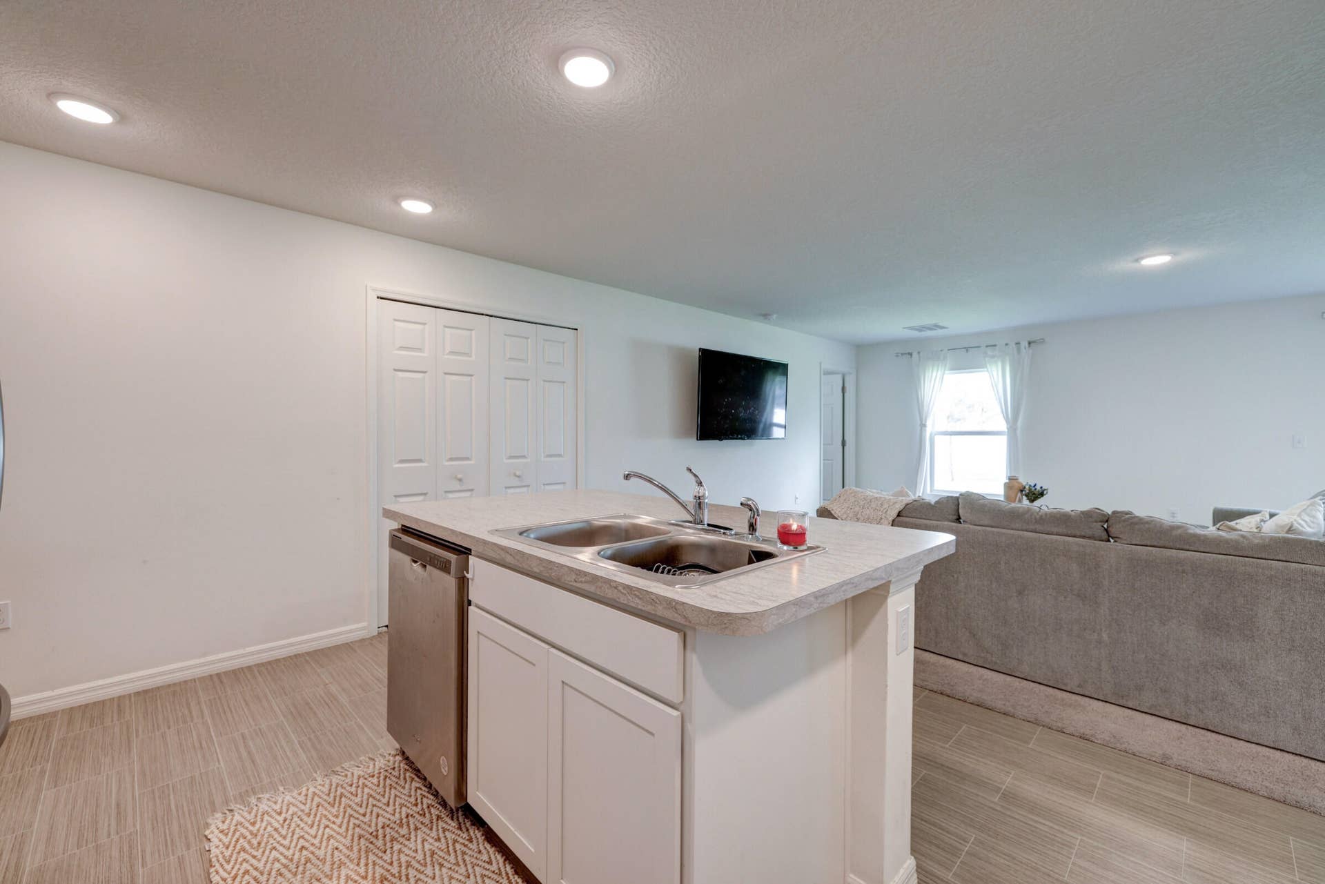 917 SE CARAVAN Avenue, Port St Lucie, FL 34983 17_632a8142_3_4_5_6