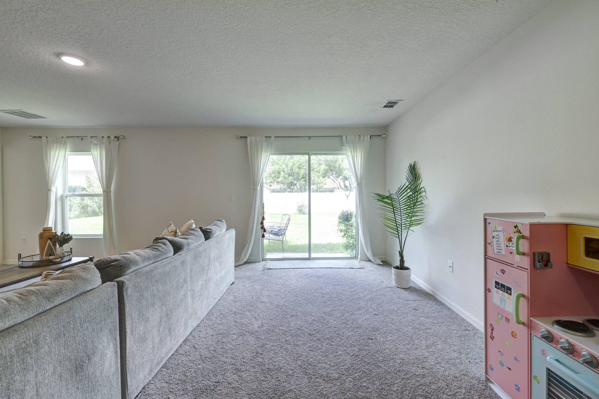 917 SE CARAVAN Avenue, Port St Lucie, FL 34983 09_632a8102_3_4_5_6