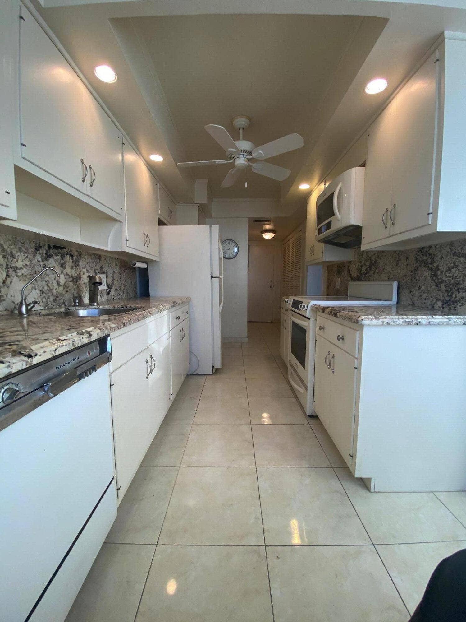 1200 S Ocean Boulevard, #11E, Boca Raton, FL 33432 Kitchen