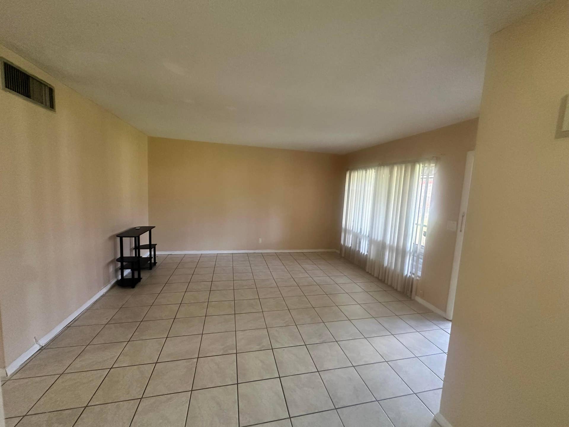 1701 NW 46th Avenue, #110, Lauderhill, FL 33313 living room