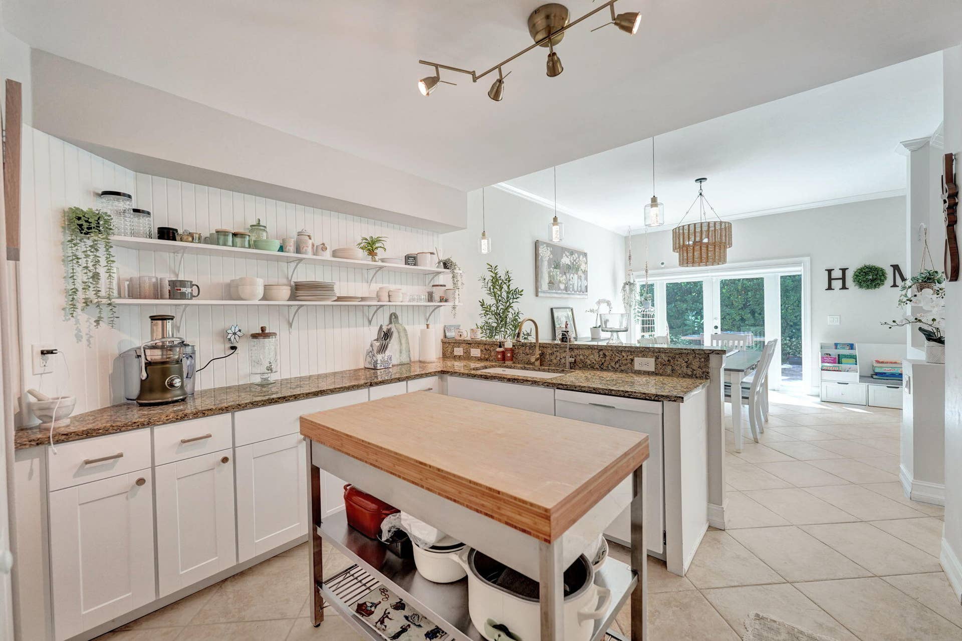 8932 S LAKE PARK Circle S, Davie, FL 33328 34-web-or-mls-DSC04683
