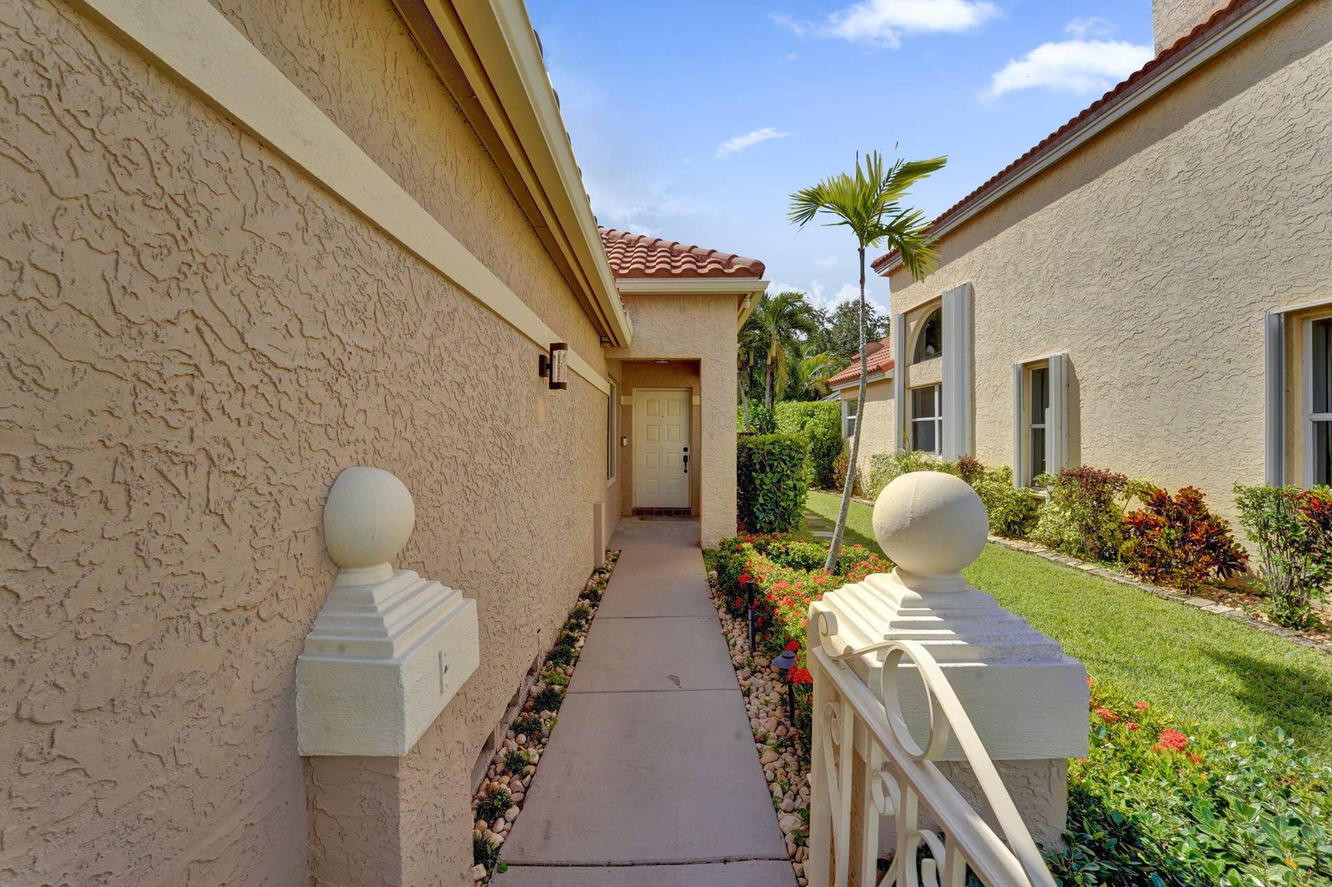 8932 S LAKE PARK Circle S, Davie, FL 33328 5-web-or-mls-DSC04596