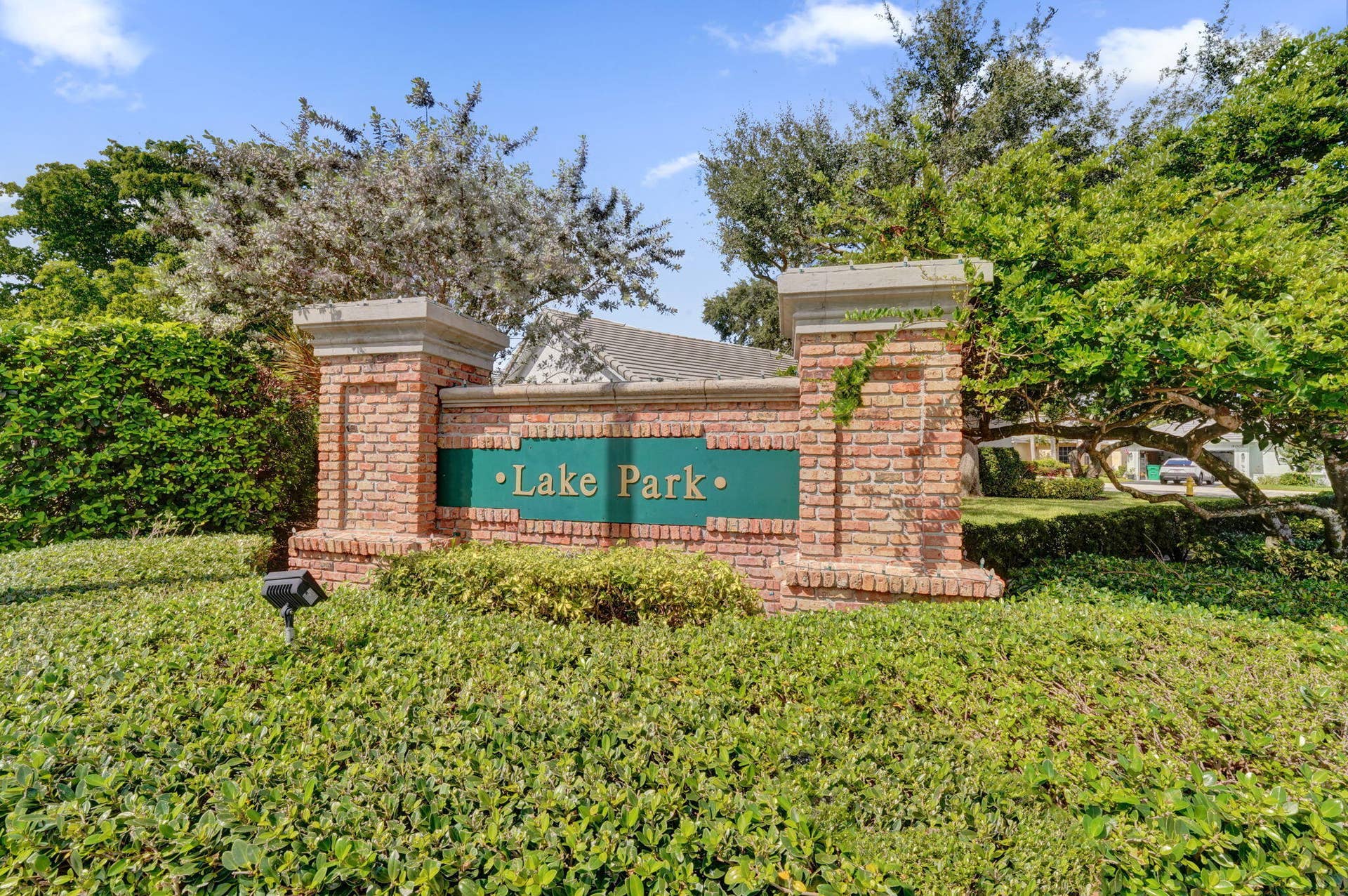 8932 S LAKE PARK Circle S, Davie, FL 33328 79-web-or-mls-DSC04818