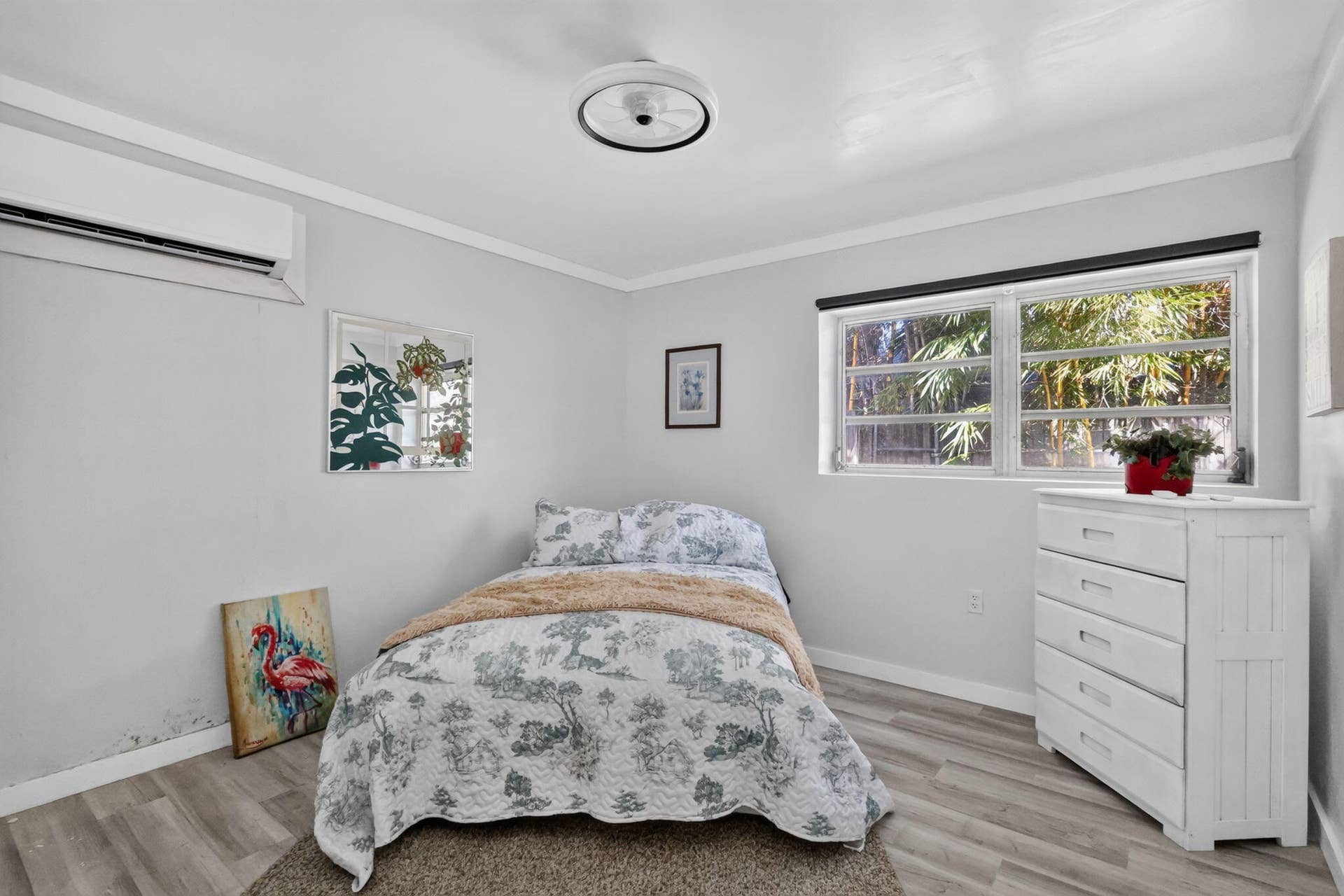 209 S Palmway, Lake Worth Beach, FL 33460 Guest Suite Bedroom