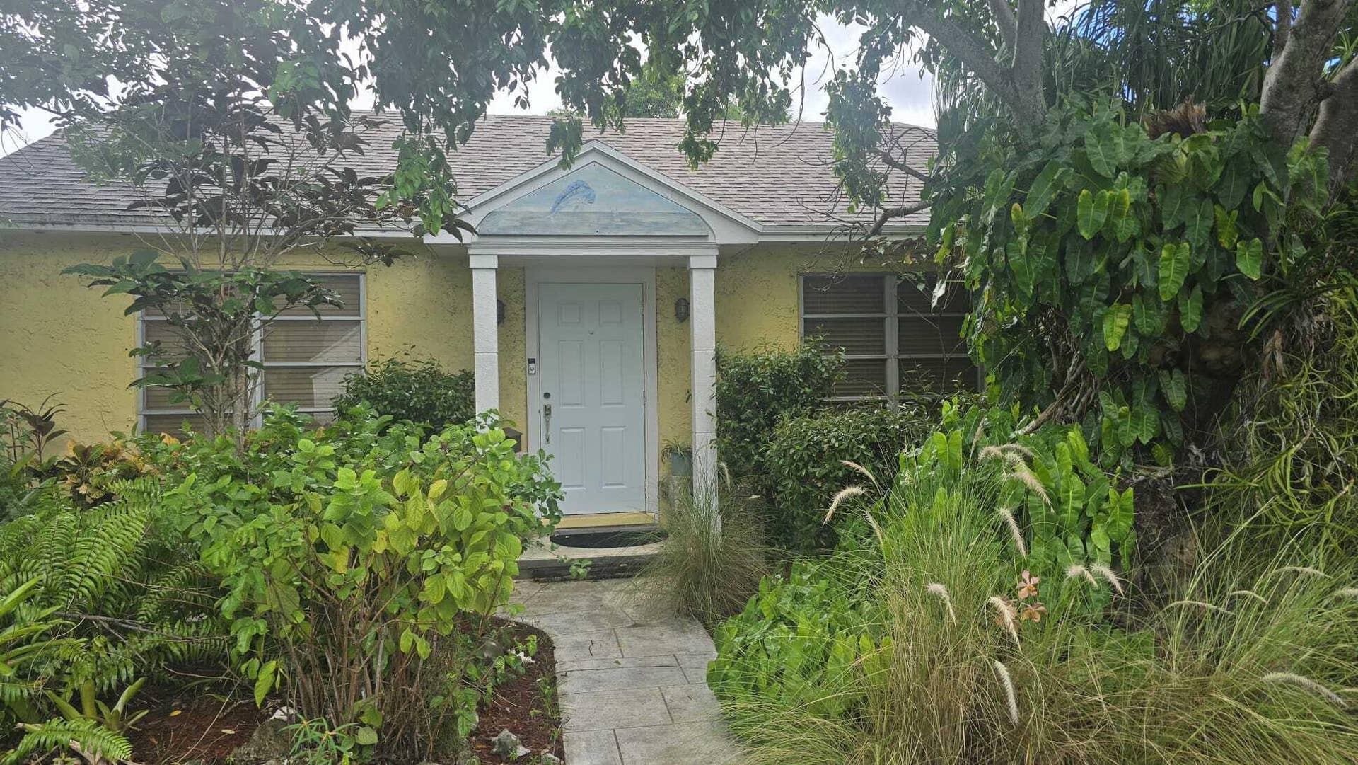 209 S Palmway, Lake Worth Beach, FL 33460 209 Exterior photo phone captured
