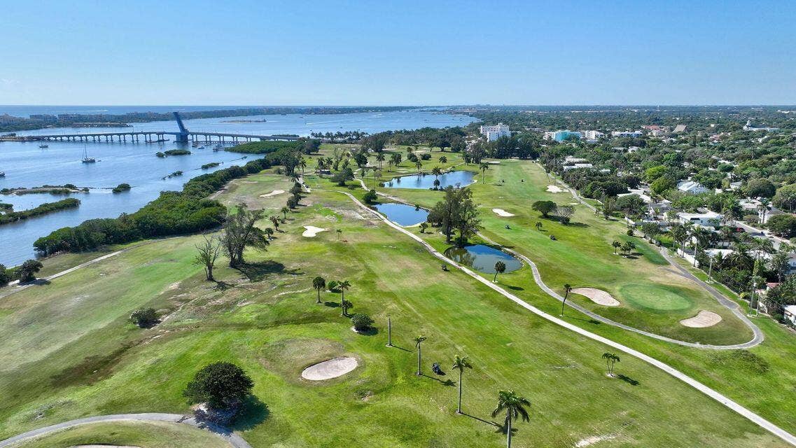 209 S Palmway, Lake Worth Beach, FL 33460 Lake Worth Golf Course
