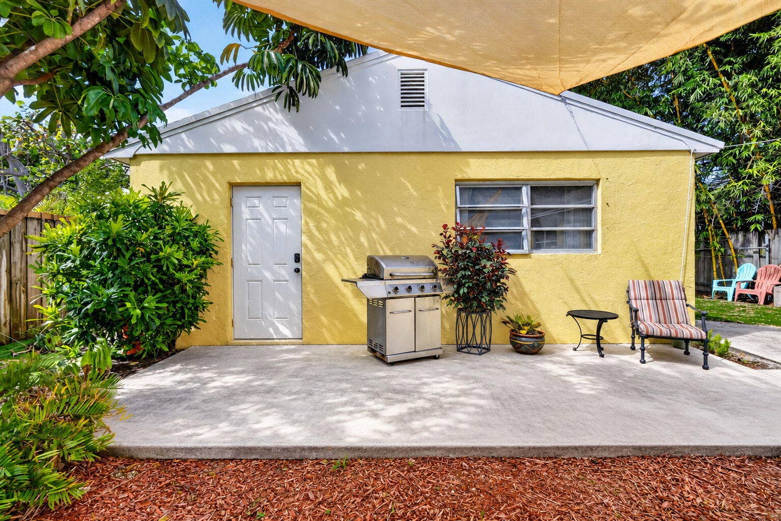 209 S Palmway, Lake Worth Beach, FL 33460 Guest Quarters