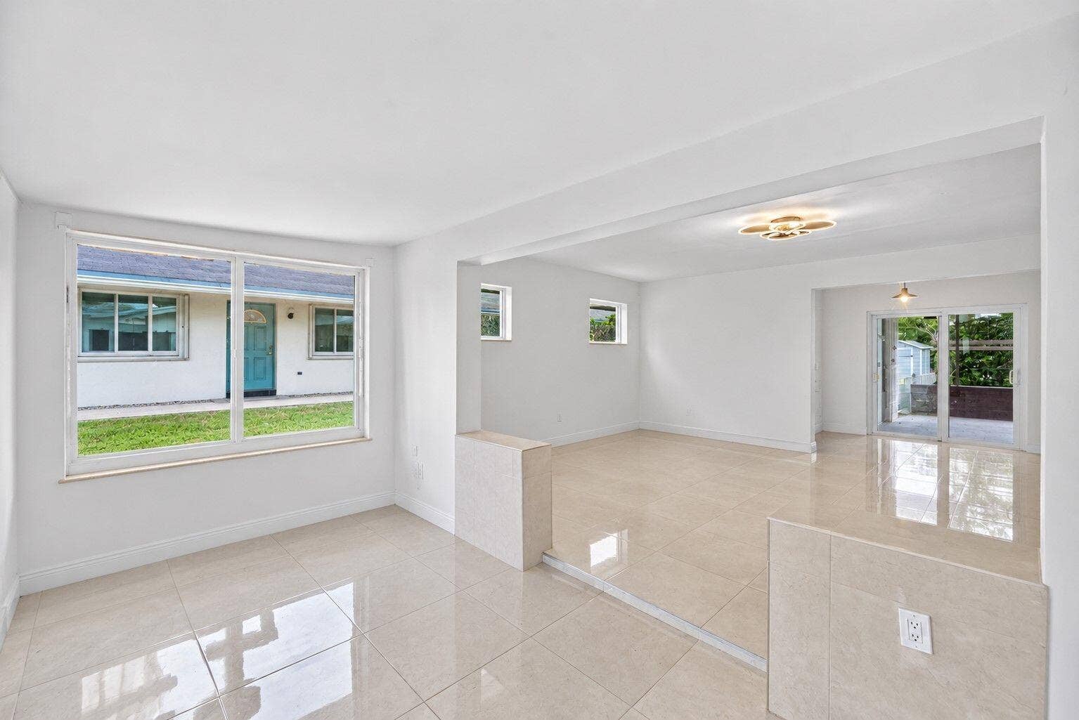 115 SE 2ND Street, #1, Dania Beach, FL 33004 14-web-or-mls-Vacant Photo