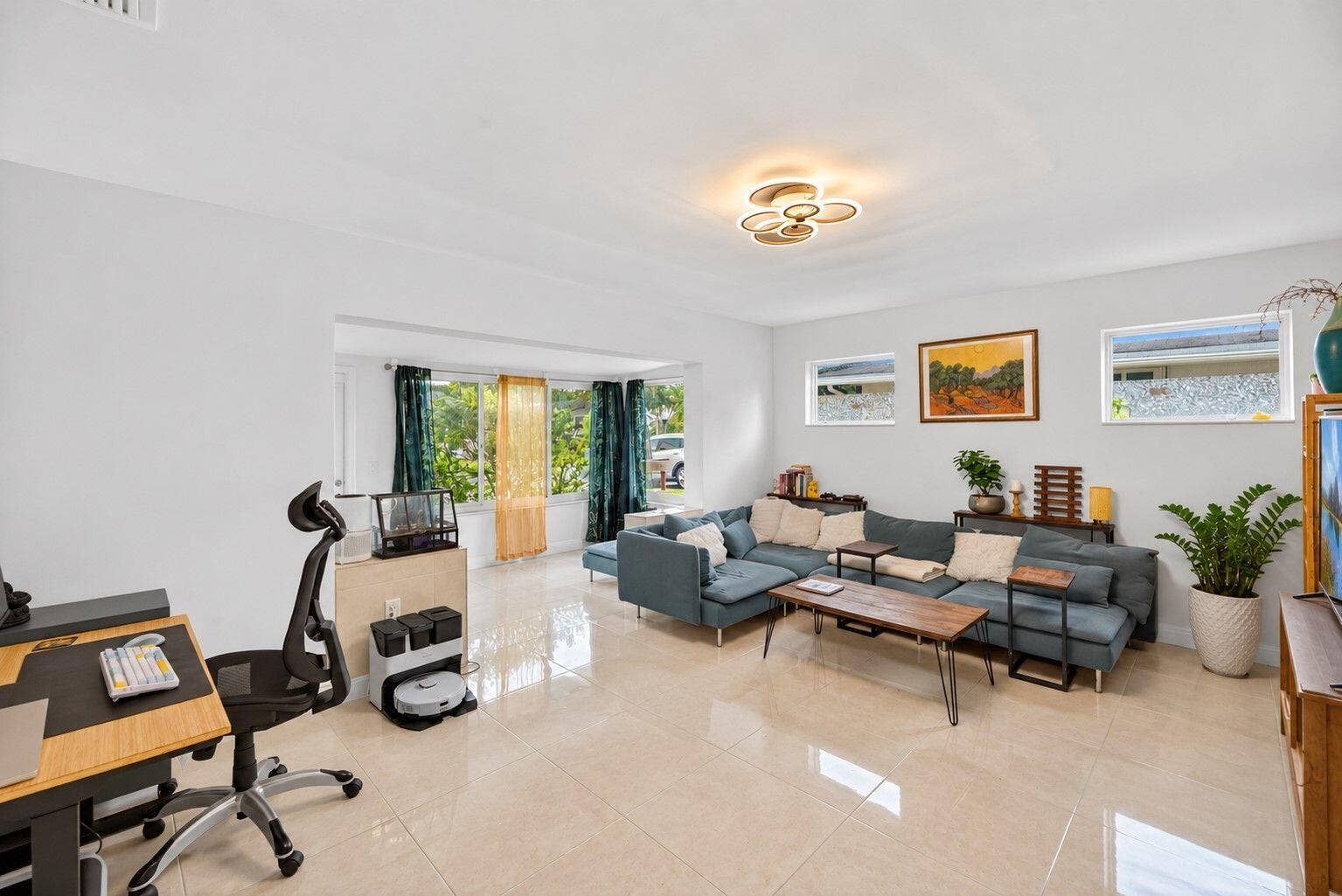 115 SE 2ND Street, #1, Dania Beach, FL 33004 11-web-or-mls-Living room 3