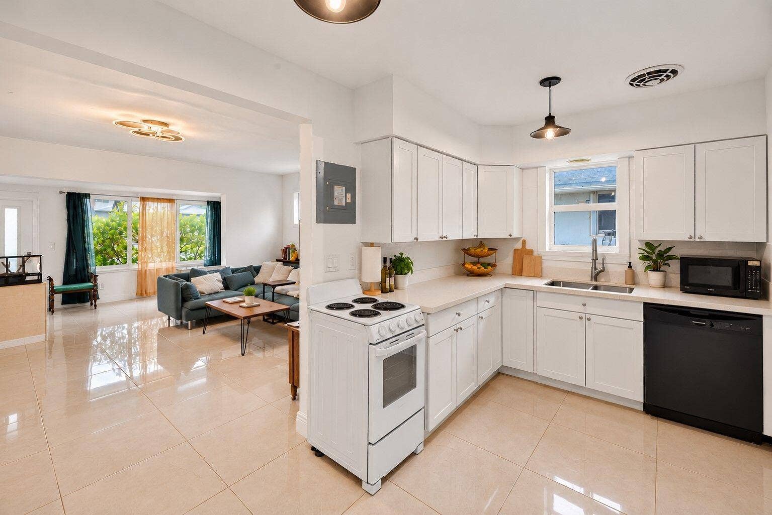115 SE 2ND Street, #1, Dania Beach, FL 33004 12-web-or-mls-Kitchen 1