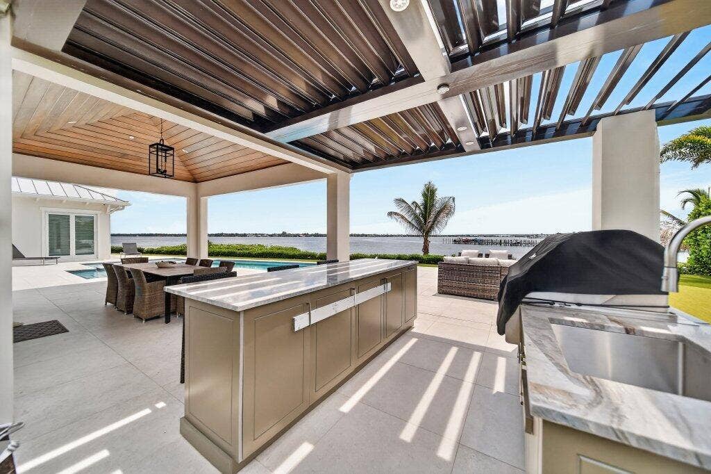 2842 SW RIVERS END Way, Palm City, FL 34990 outdoorkitchendining1.jpg-SMALL