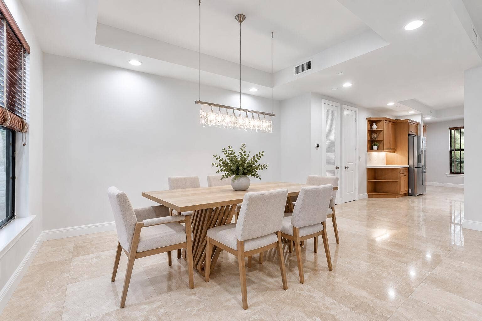 430 NE 7TH Avenue, #430, Fort Lauderdale, FL 33301 Dining