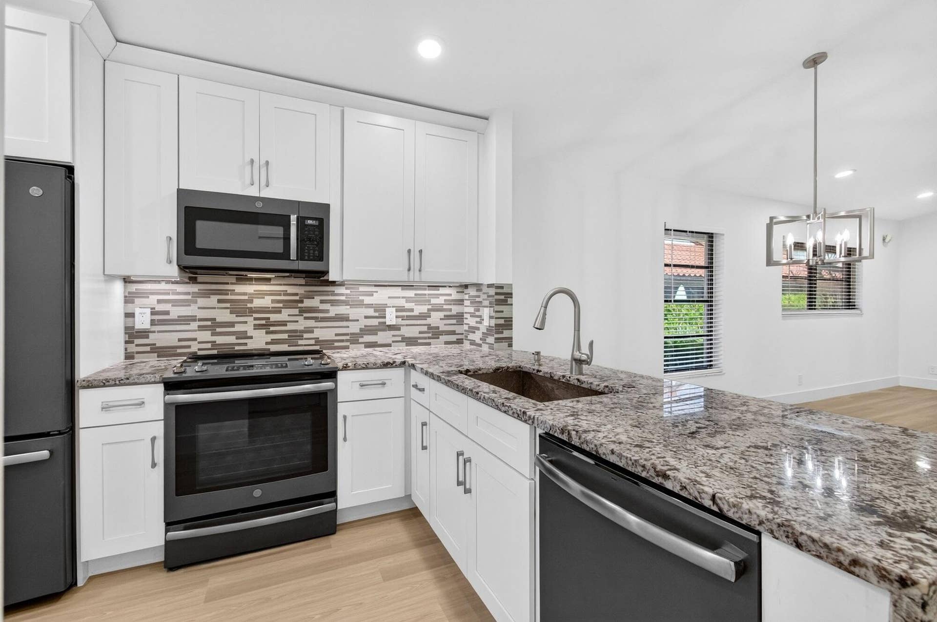 6235 Kings Gate Circle, Delray Beach, FL 33484 02_Updated_kitchen