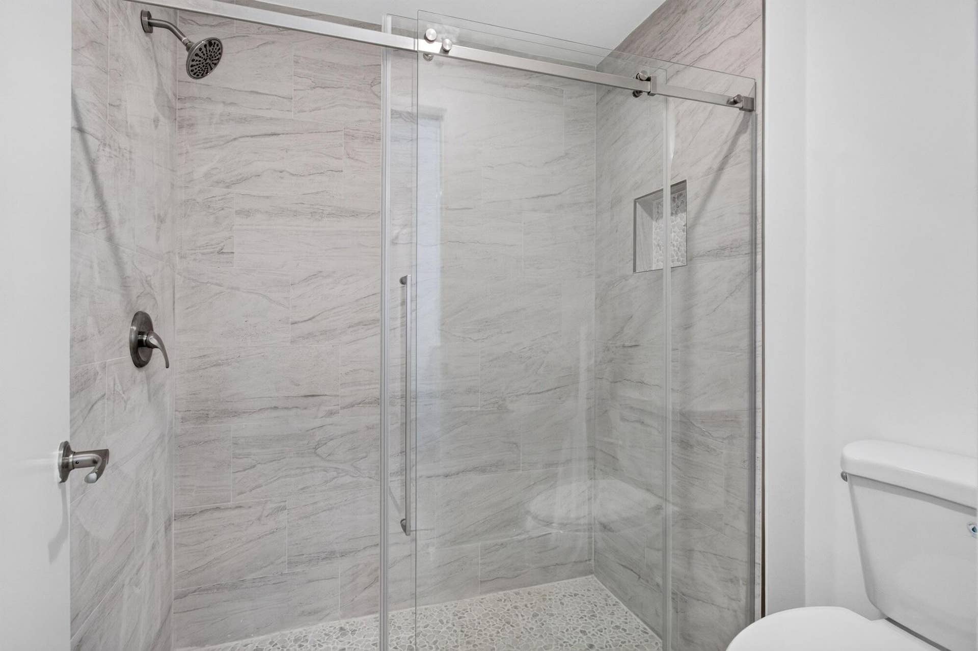 6235 Kings Gate Circle, Delray Beach, FL 33484 10_Bath1_glass_shower