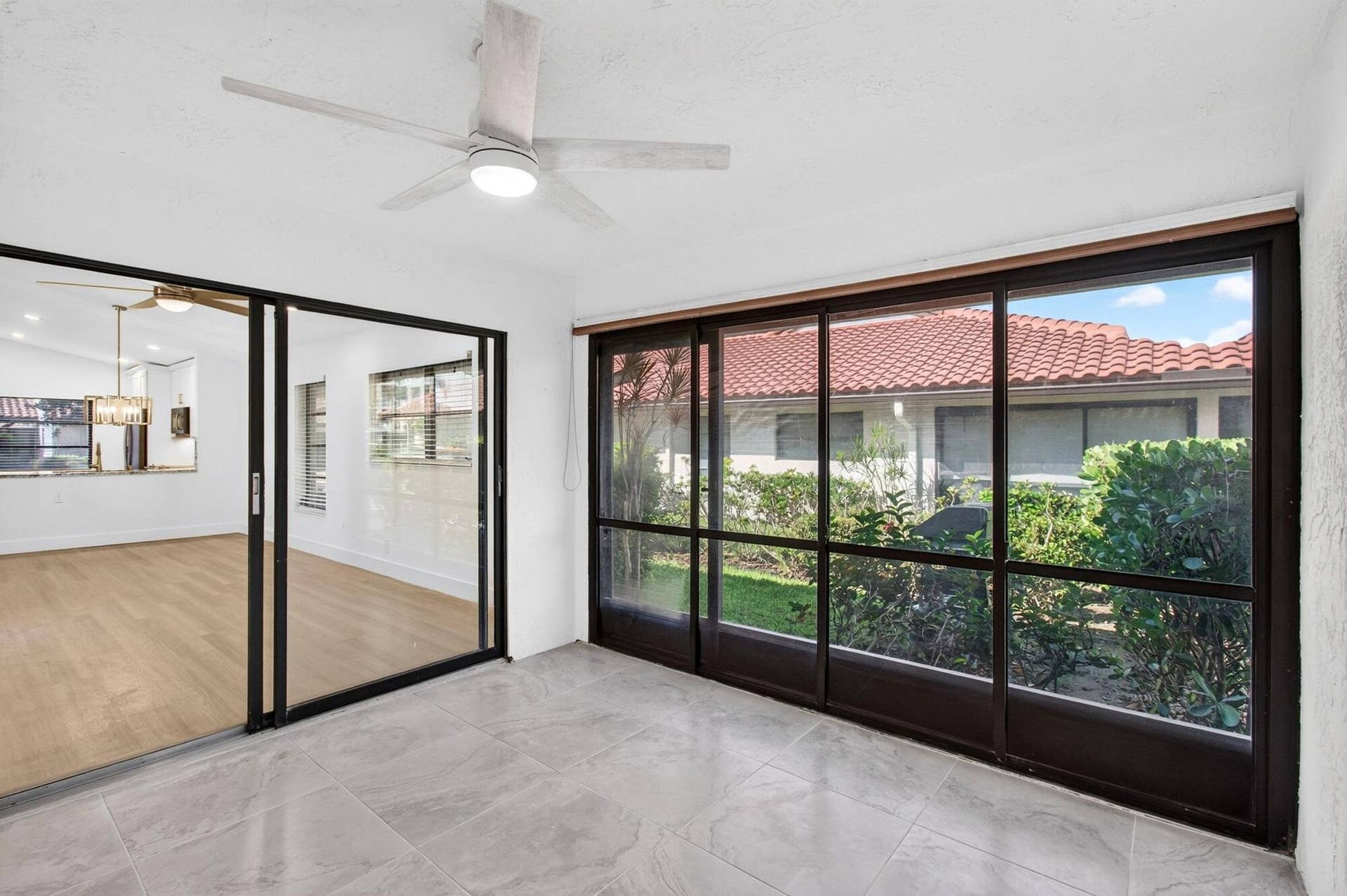 6235 Kings Gate Circle, Delray Beach, FL 33484 17_Patio_interior_connection