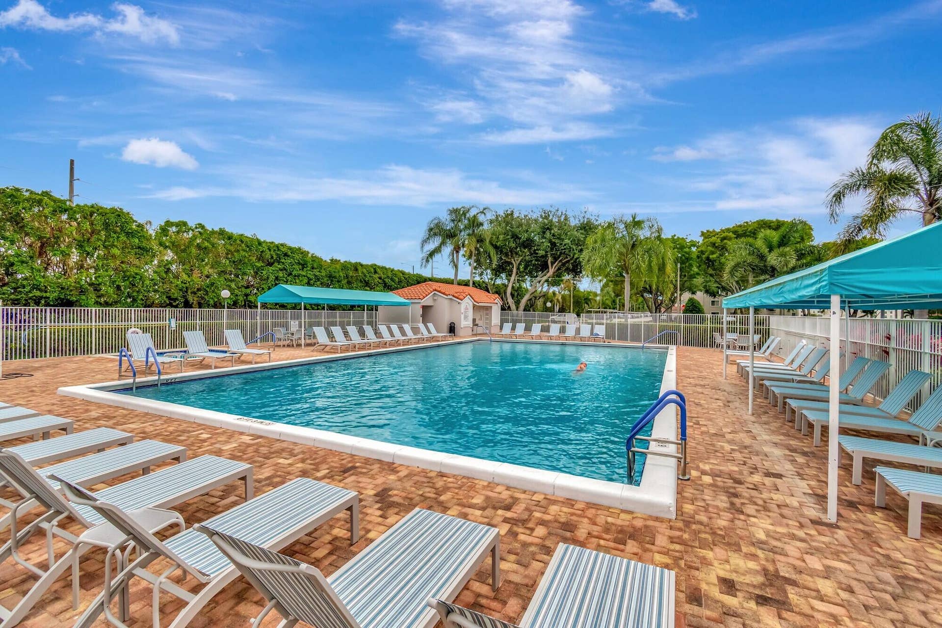 6235 Kings Gate Circle, Delray Beach, FL 33484 22_HP_Pool1