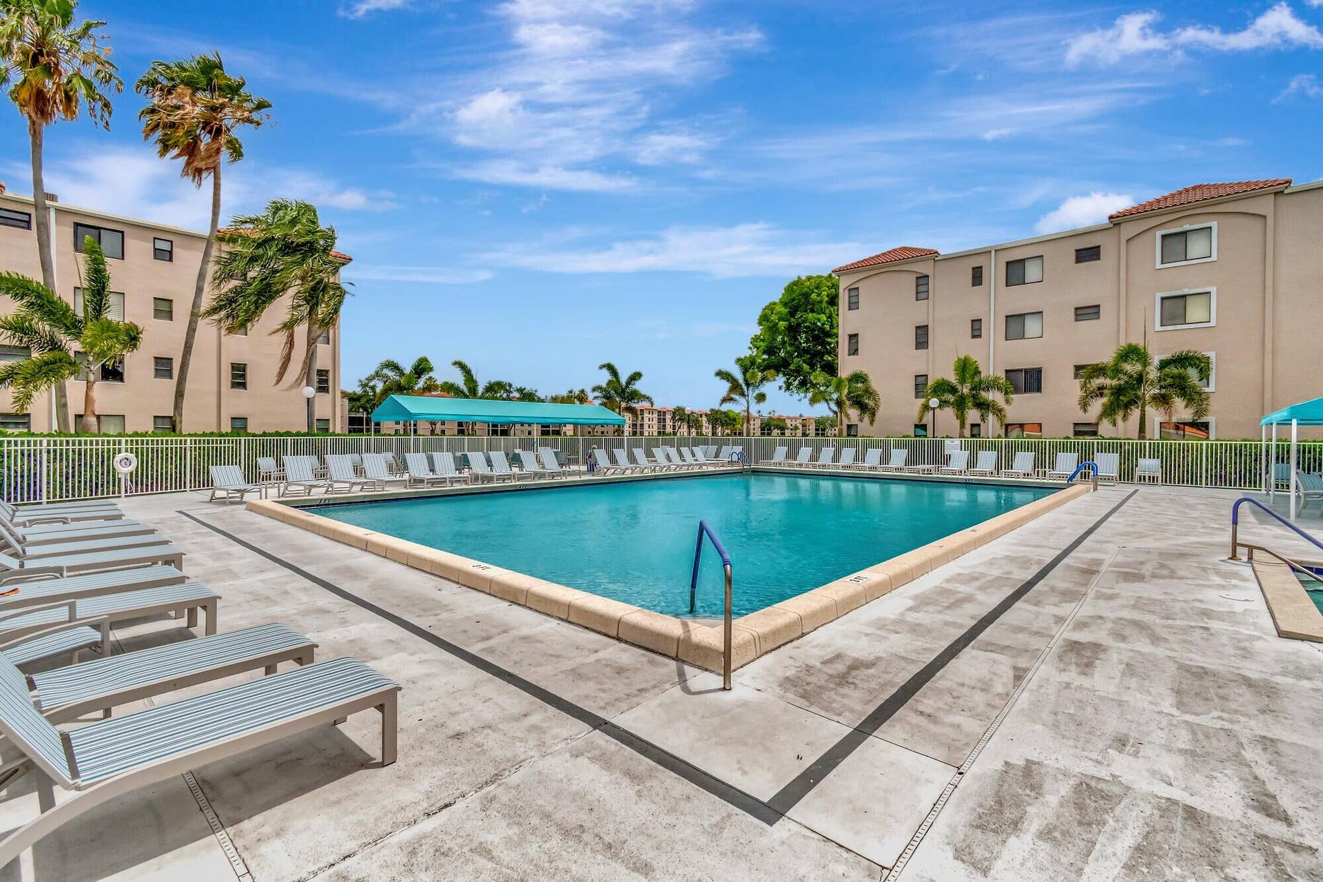6235 Kings Gate Circle, Delray Beach, FL 33484 23_HP_Pool2