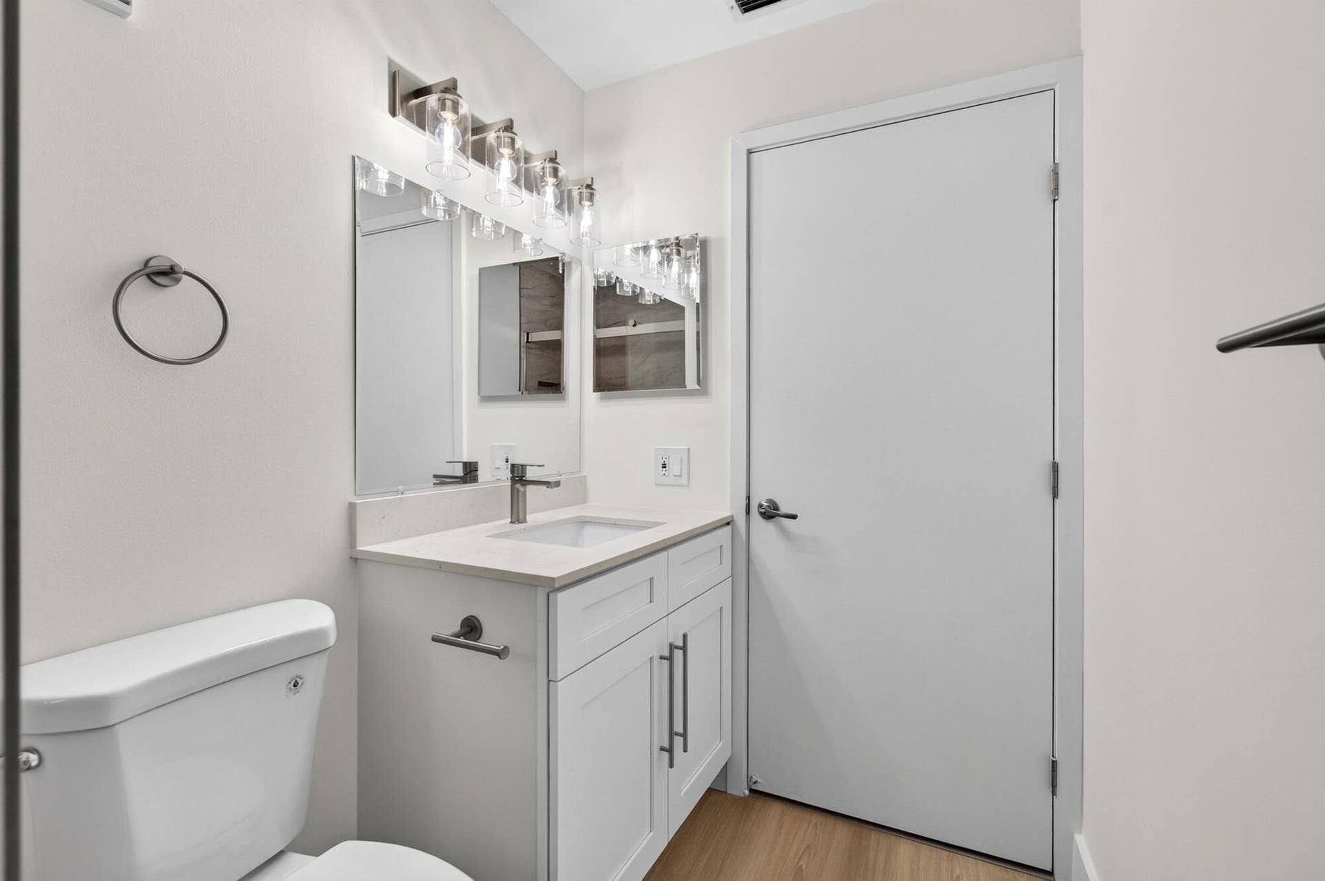 6235 Kings Gate Circle, Delray Beach, FL 33484 13_Bath2_full_vanity