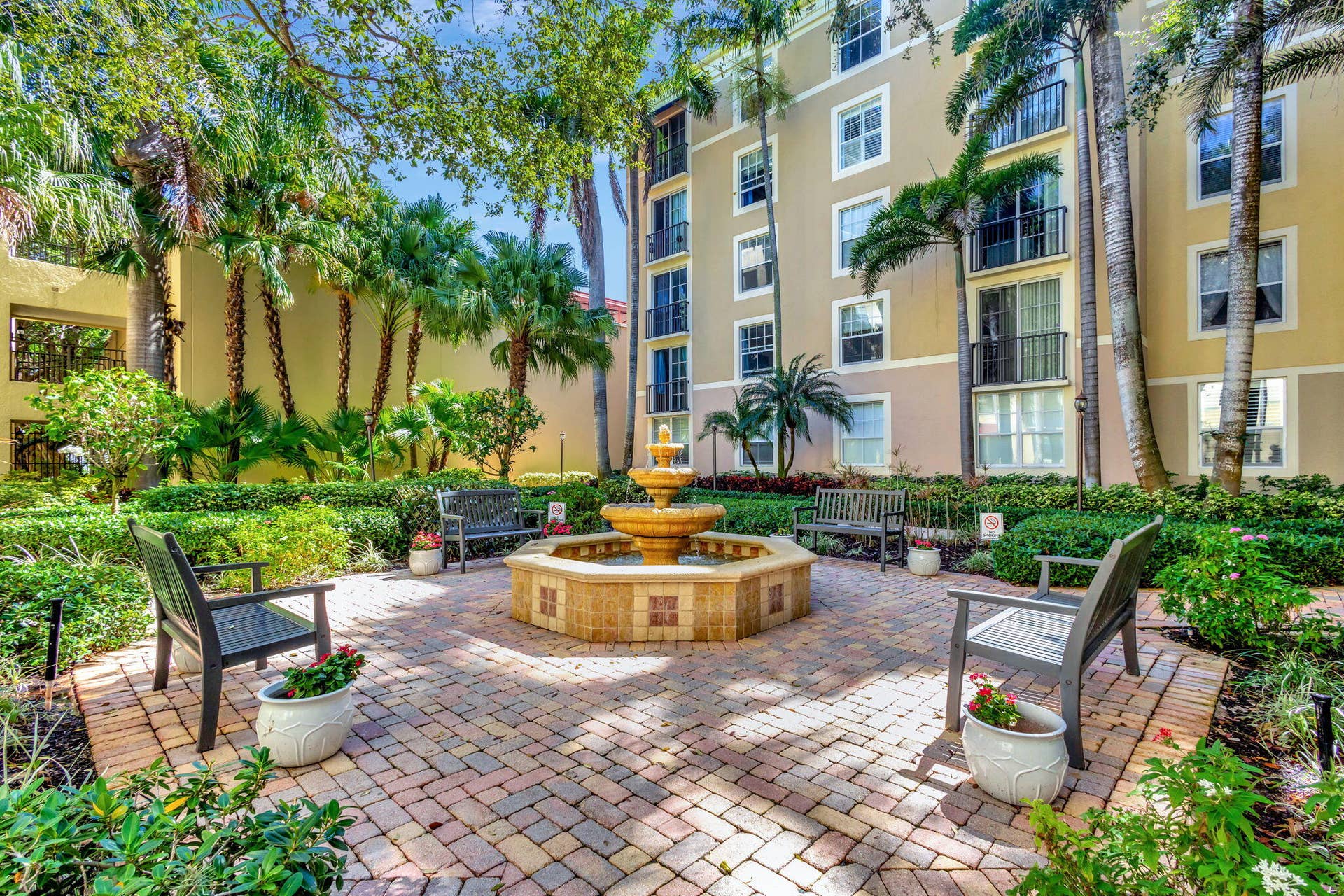 720 S SAPODILLA Avenue, #101, West Palm Beach, FL 33401 33-web-or-mls-1 (204)