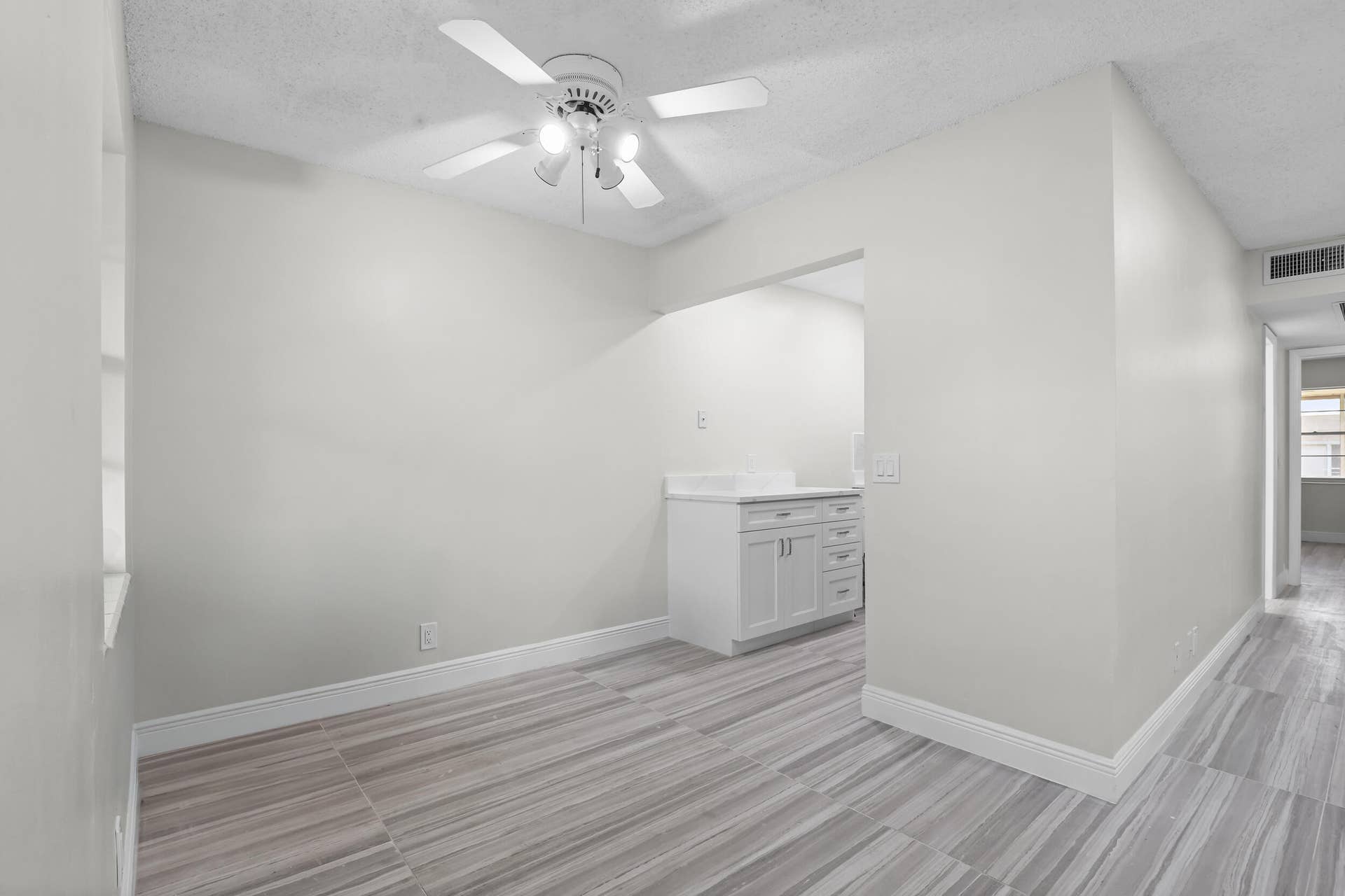 148 HASTINGS I, West Palm Beach, FL 33417 dining room