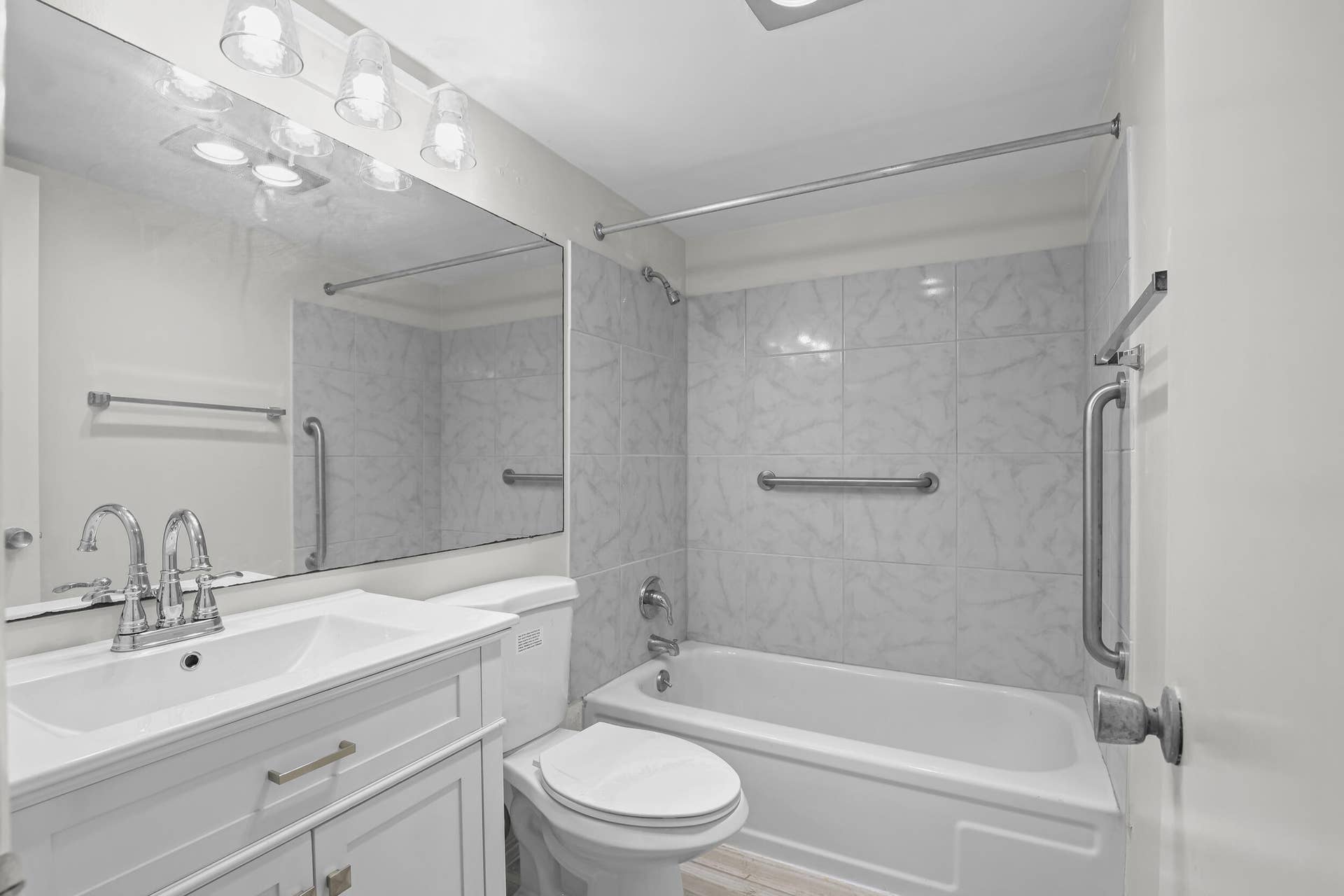 148 HASTINGS I, West Palm Beach, FL 33417 full bath