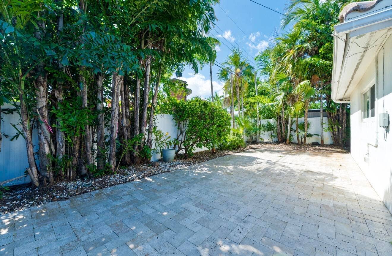 2160 NE 55TH Court, Fort Lauderdale, FL 33308 IMG_5850