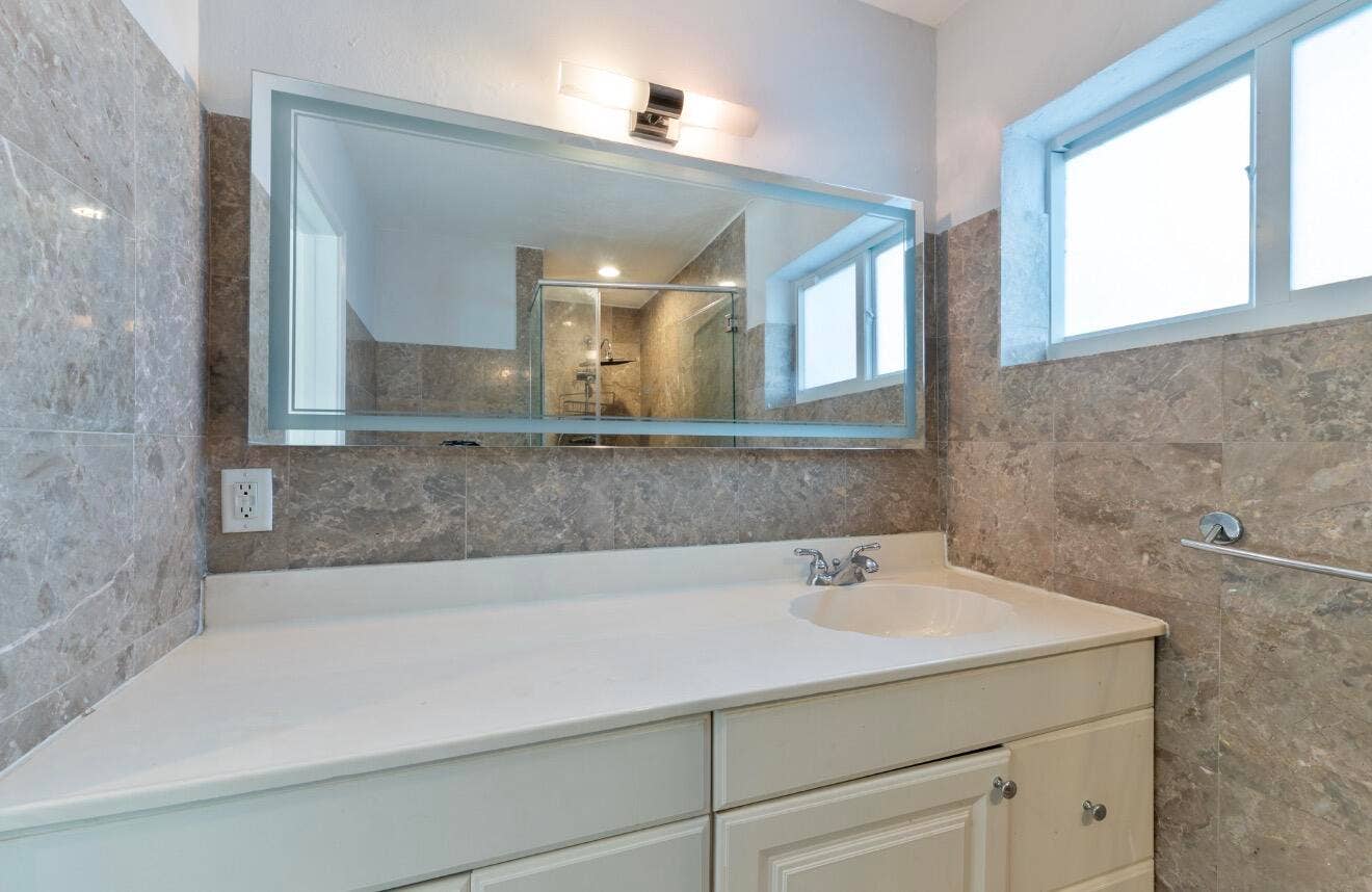2160 NE 55TH Court, Fort Lauderdale, FL 33308 IMG_5841
